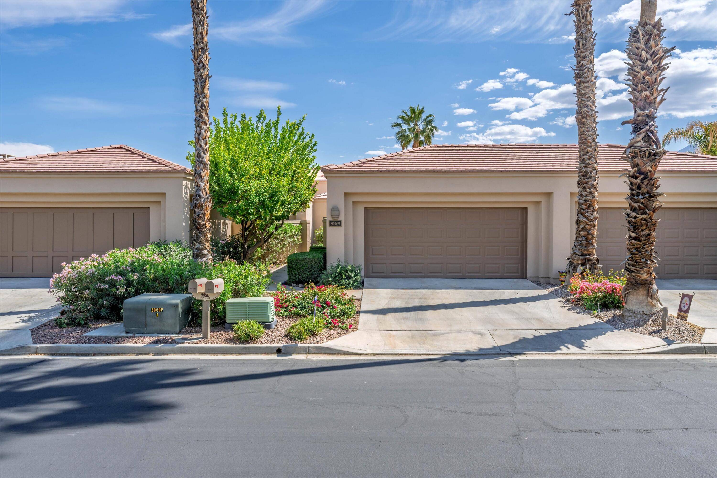 La Quinta, CA 92253,80679 Oak Tree