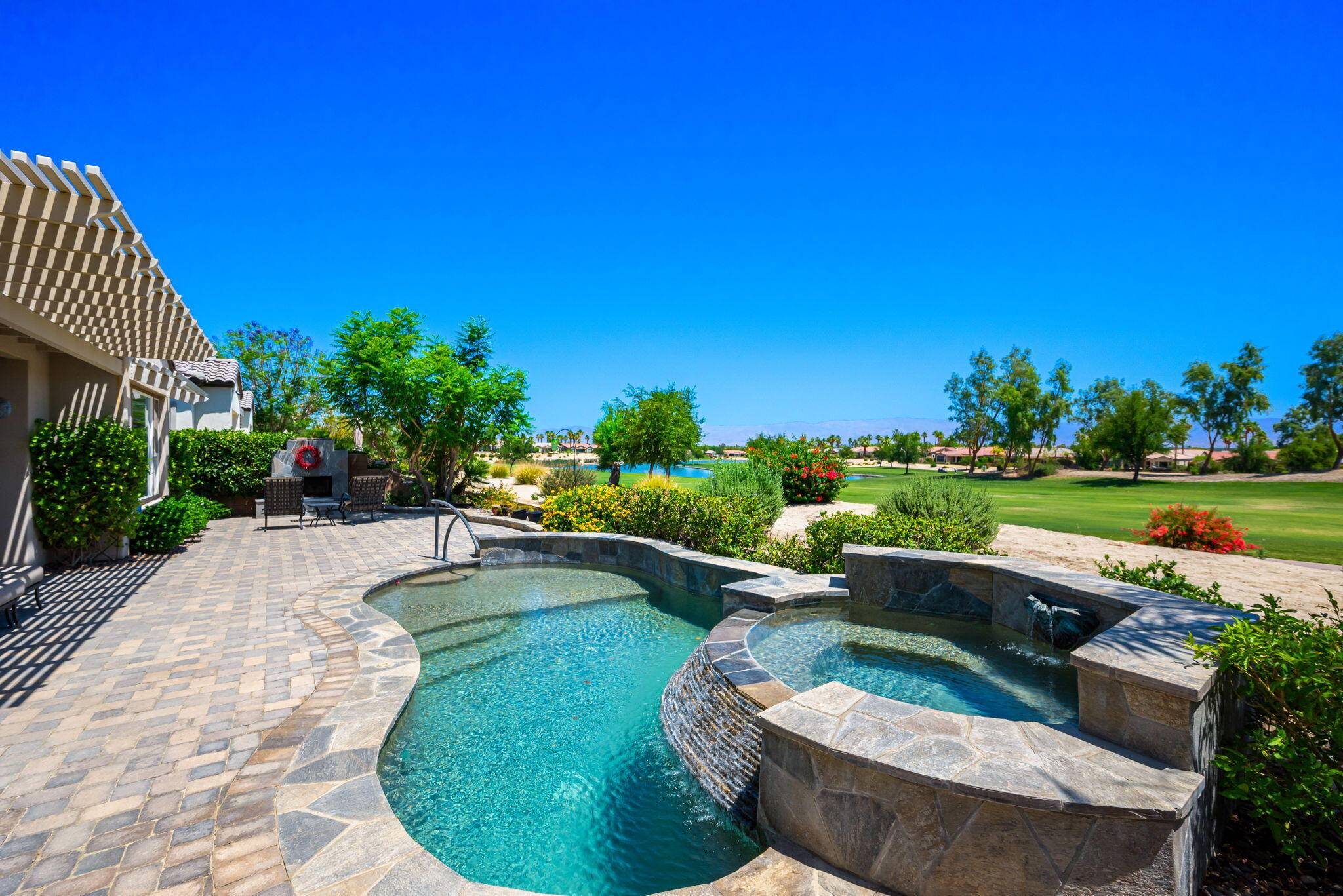 La Quinta, CA 92253,61414 Topaz DR
