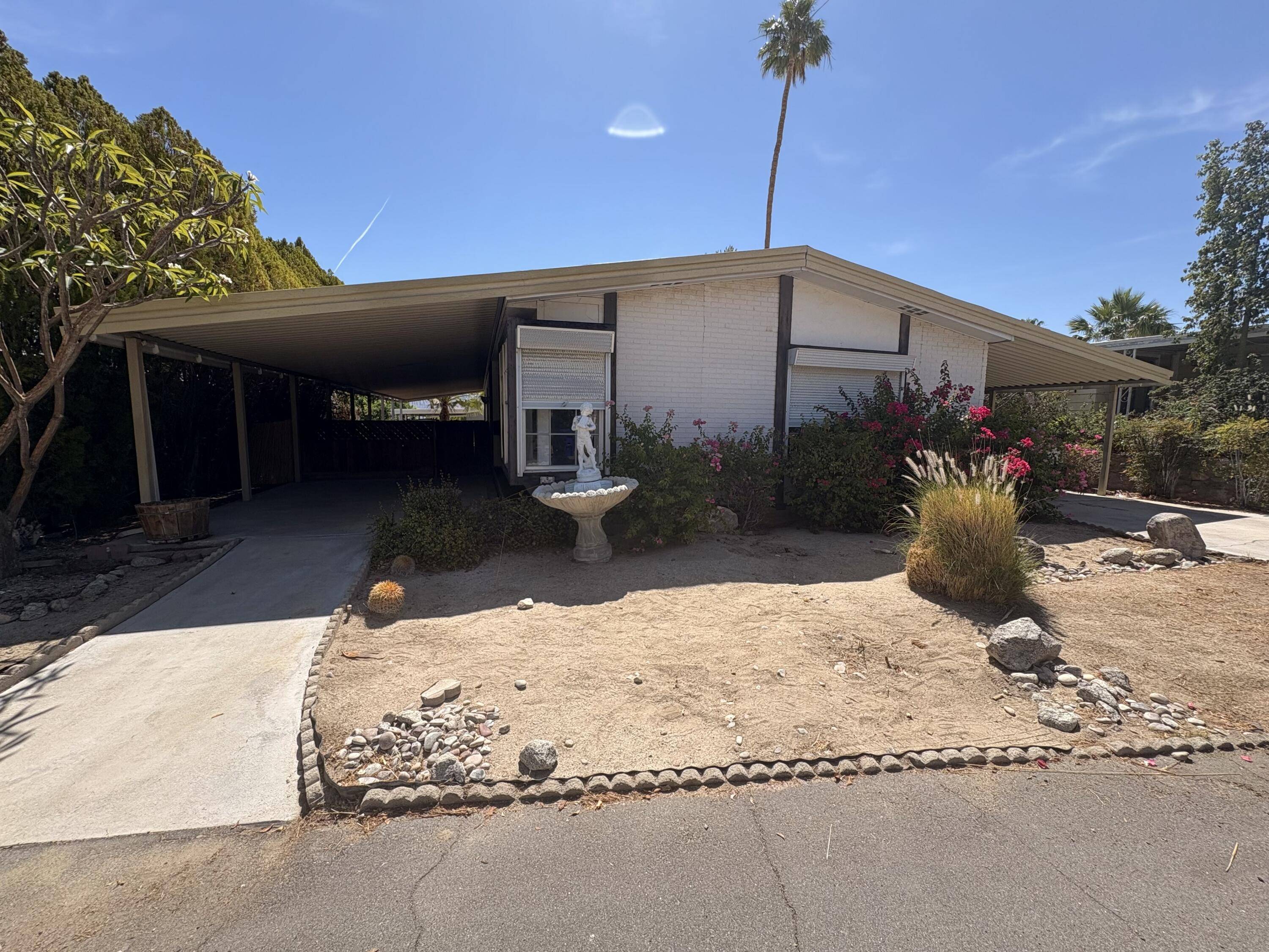 Palm Desert, CA 92260,30 Diamond E DR