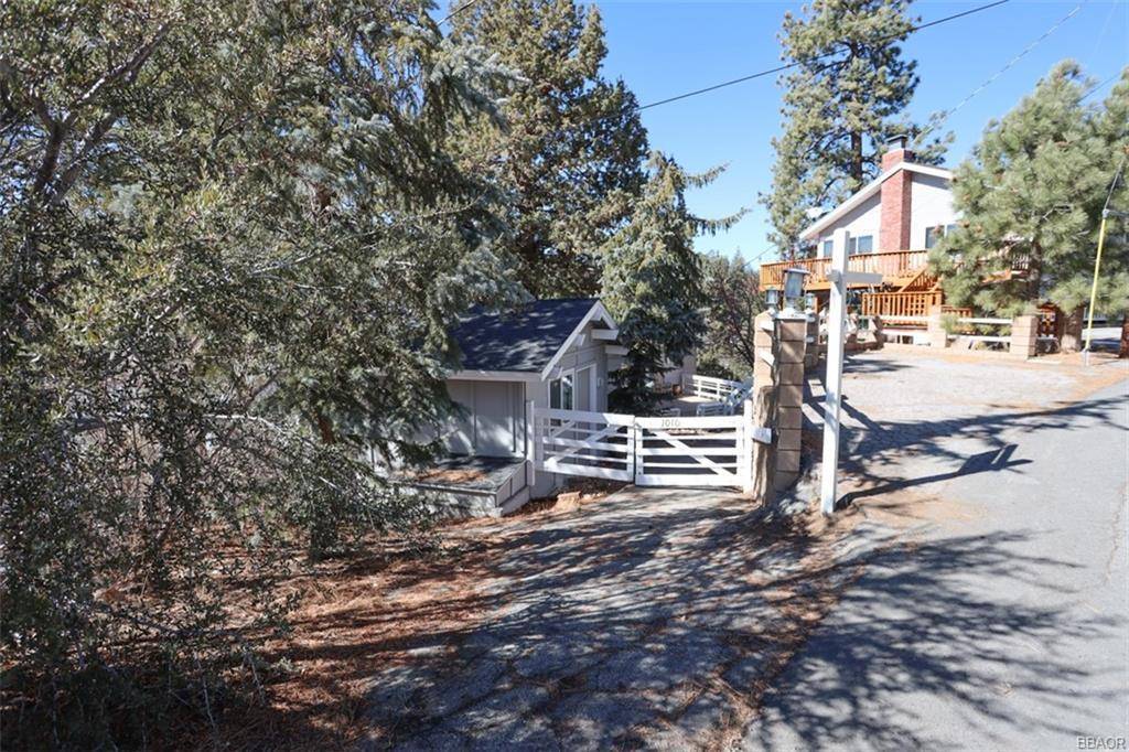 Fawnskin, CA 92333,1010 Brookside LN