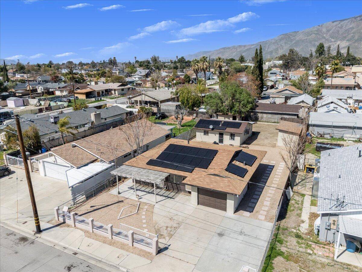 San Jacinto, CA 92583,249255 W 6th ST