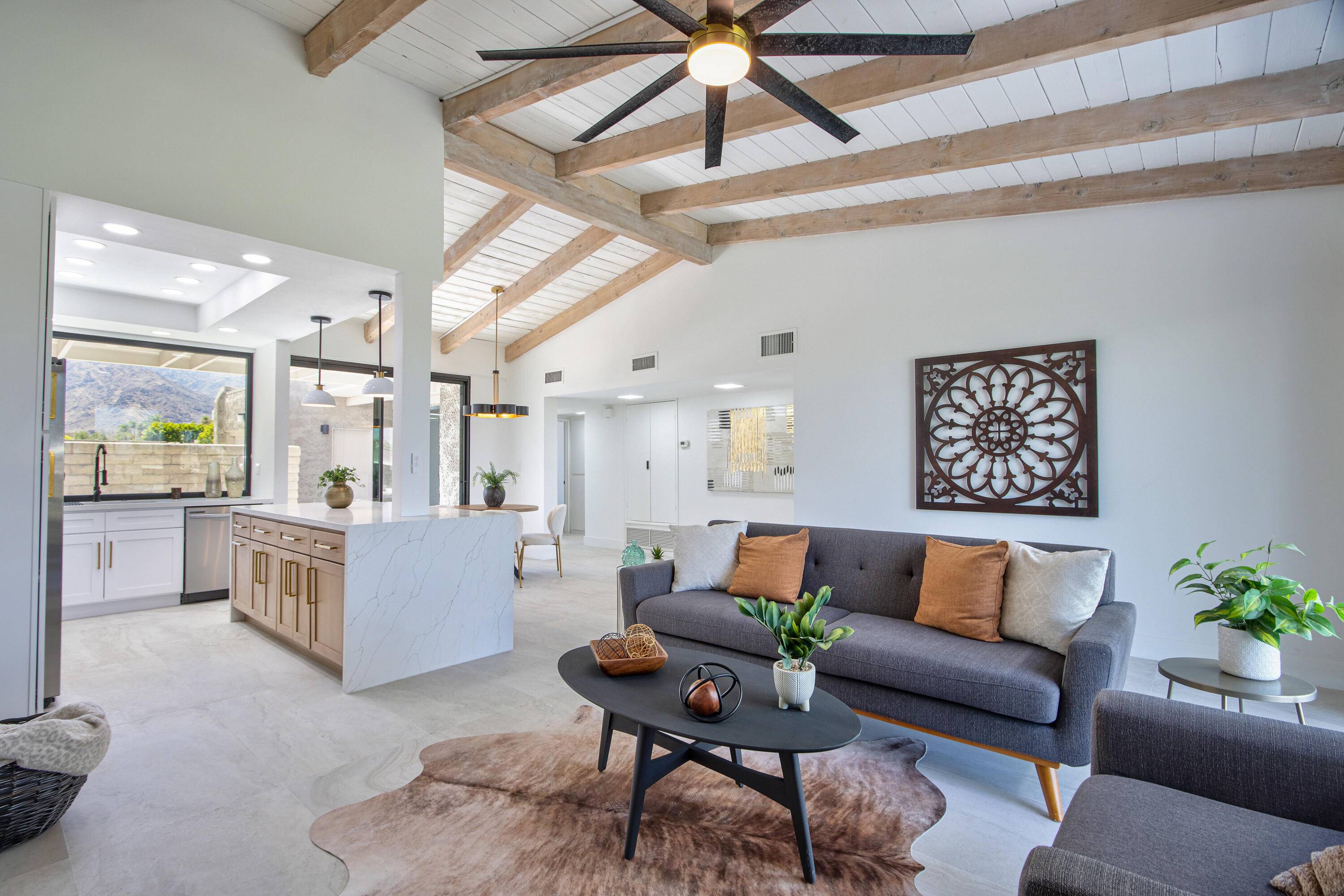 Palm Springs, CA 92262,842 N Calle De Pinos