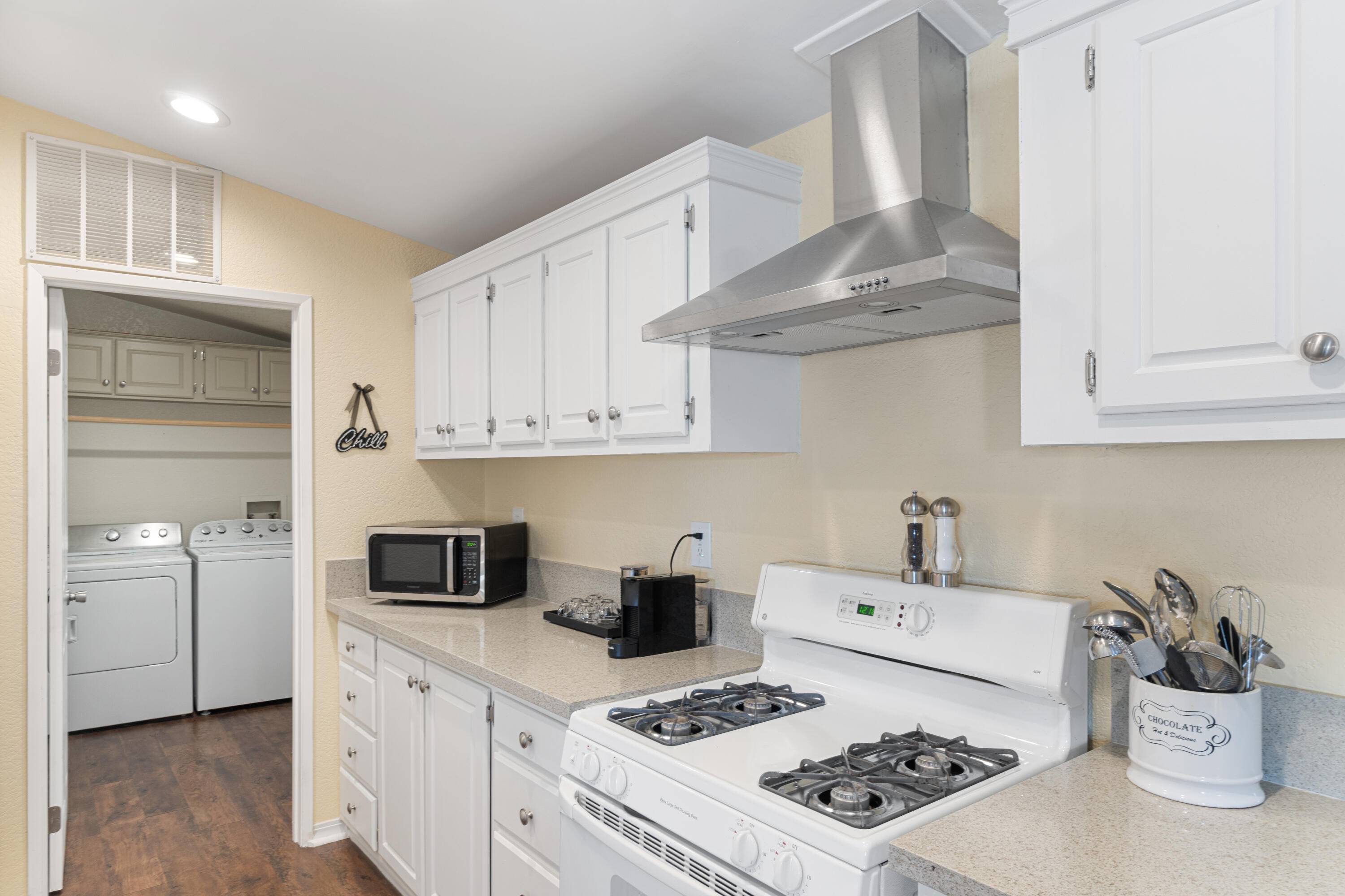 Desert Hot Springs, CA 92240,14777 Palm DR #8