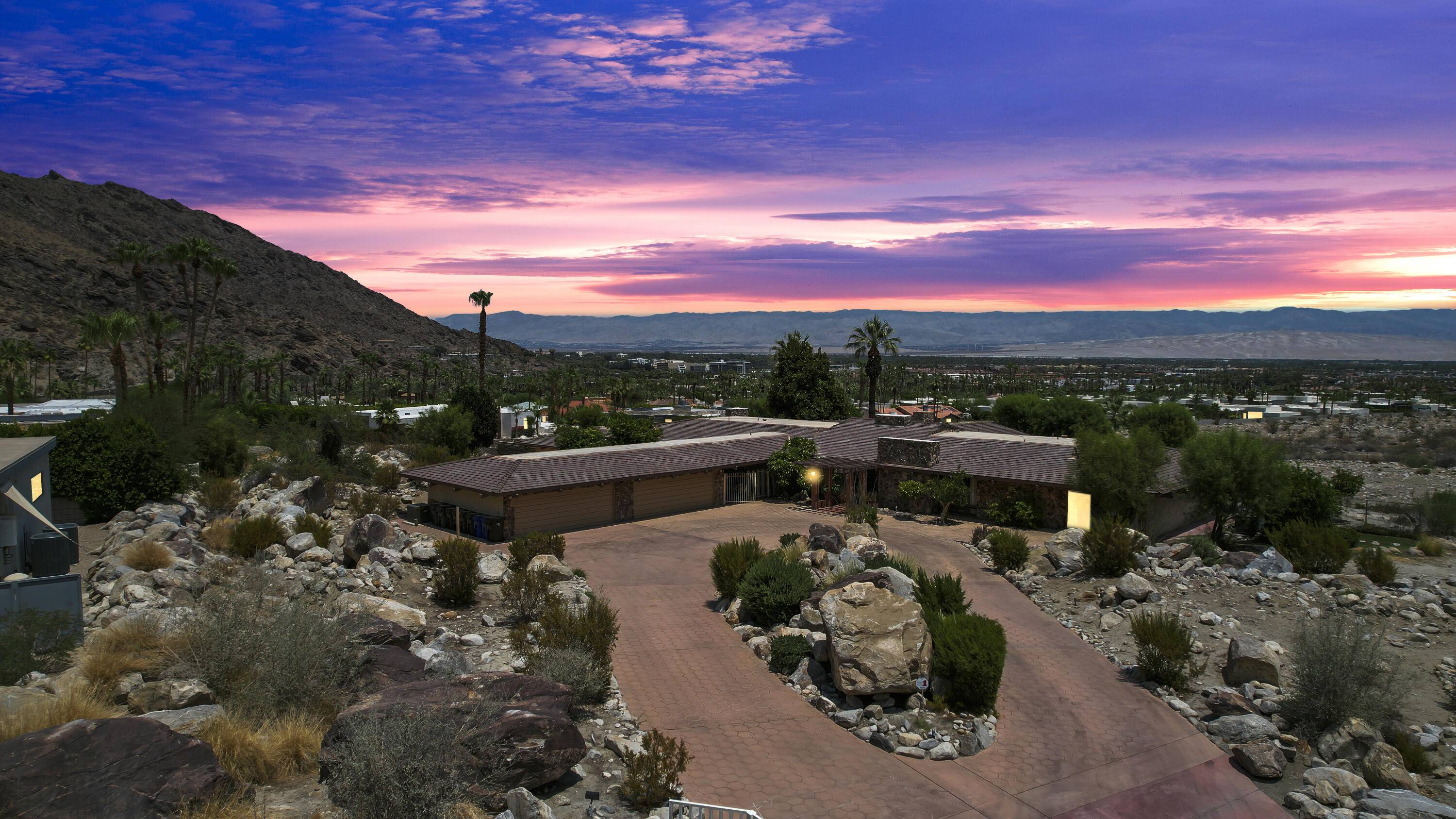 Palm Springs, CA 92264,770 S La Mirada RD