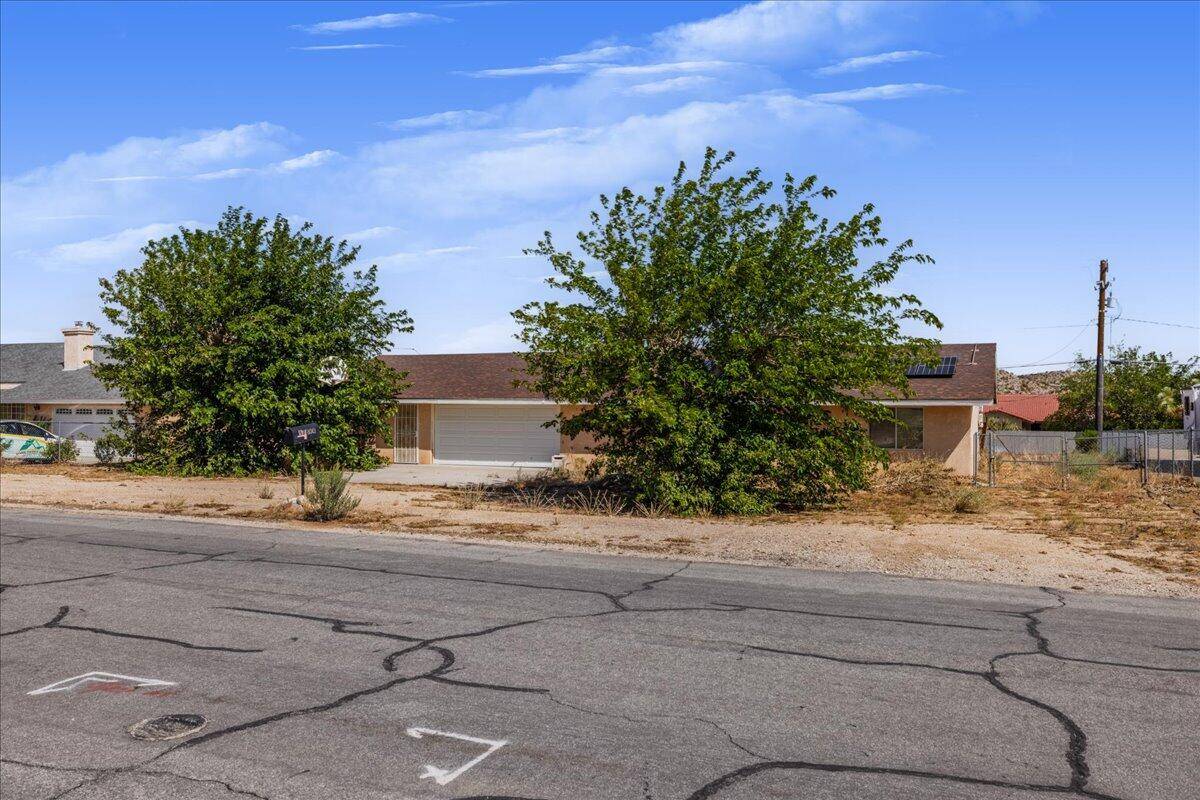 Yucca Valley, CA 92284,57894 Hidden Gold