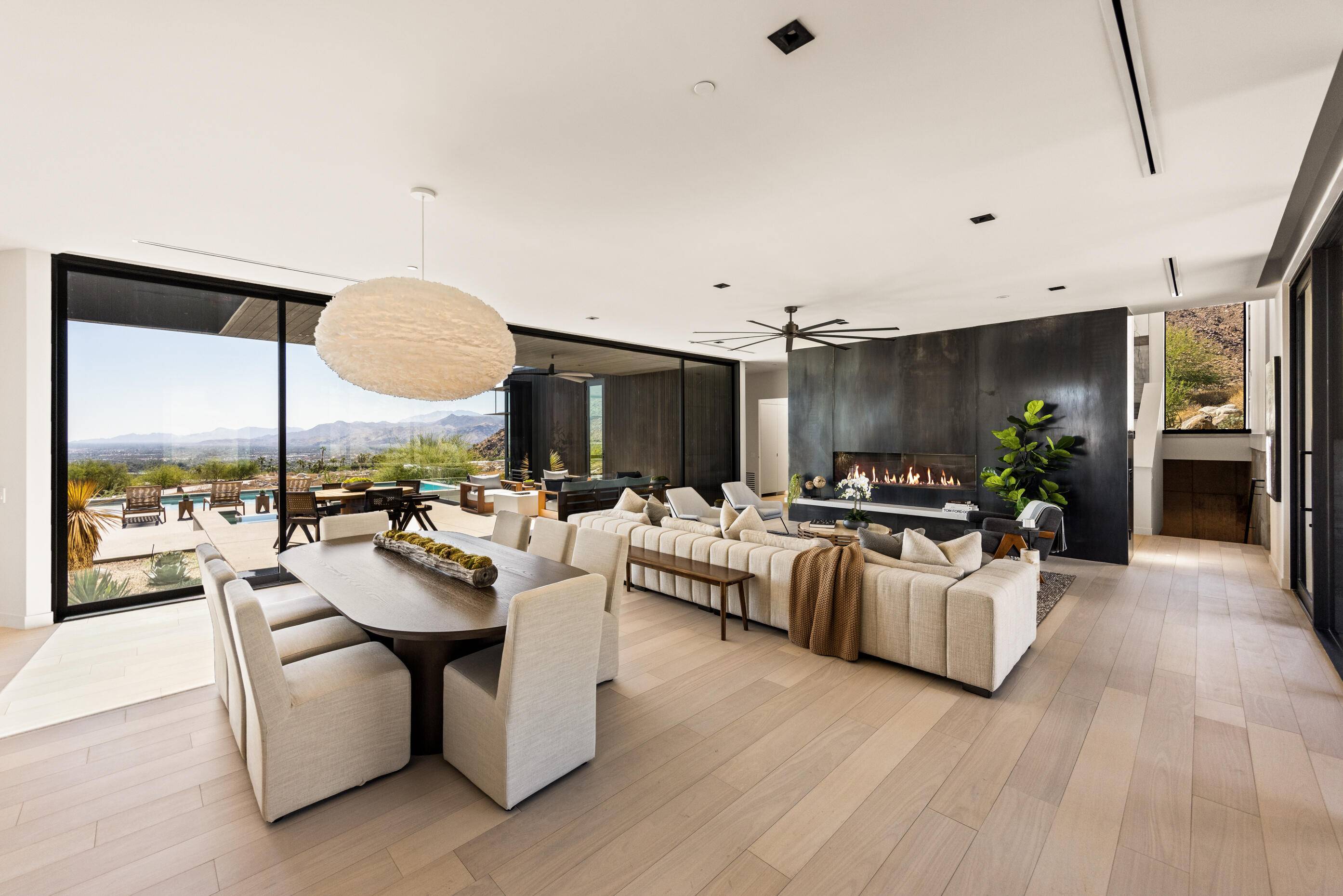 Palm Springs, CA 92262,2085 Desert Flower CT