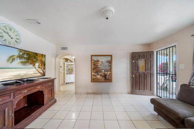 Indio, CA 92201,82598 Crest AVE