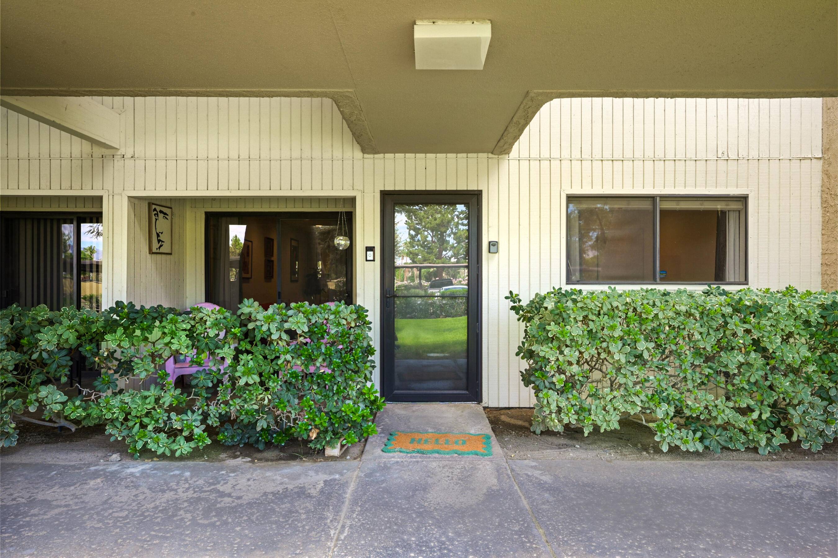 Palm Springs, CA 92262,2821 N Los Felices CIR #104