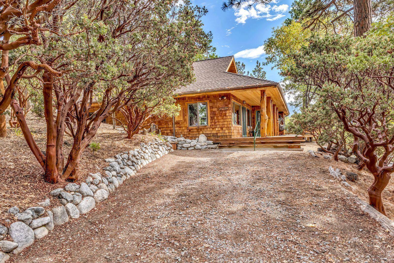 Idyllwild, CA 92549,52980 Overlook DR