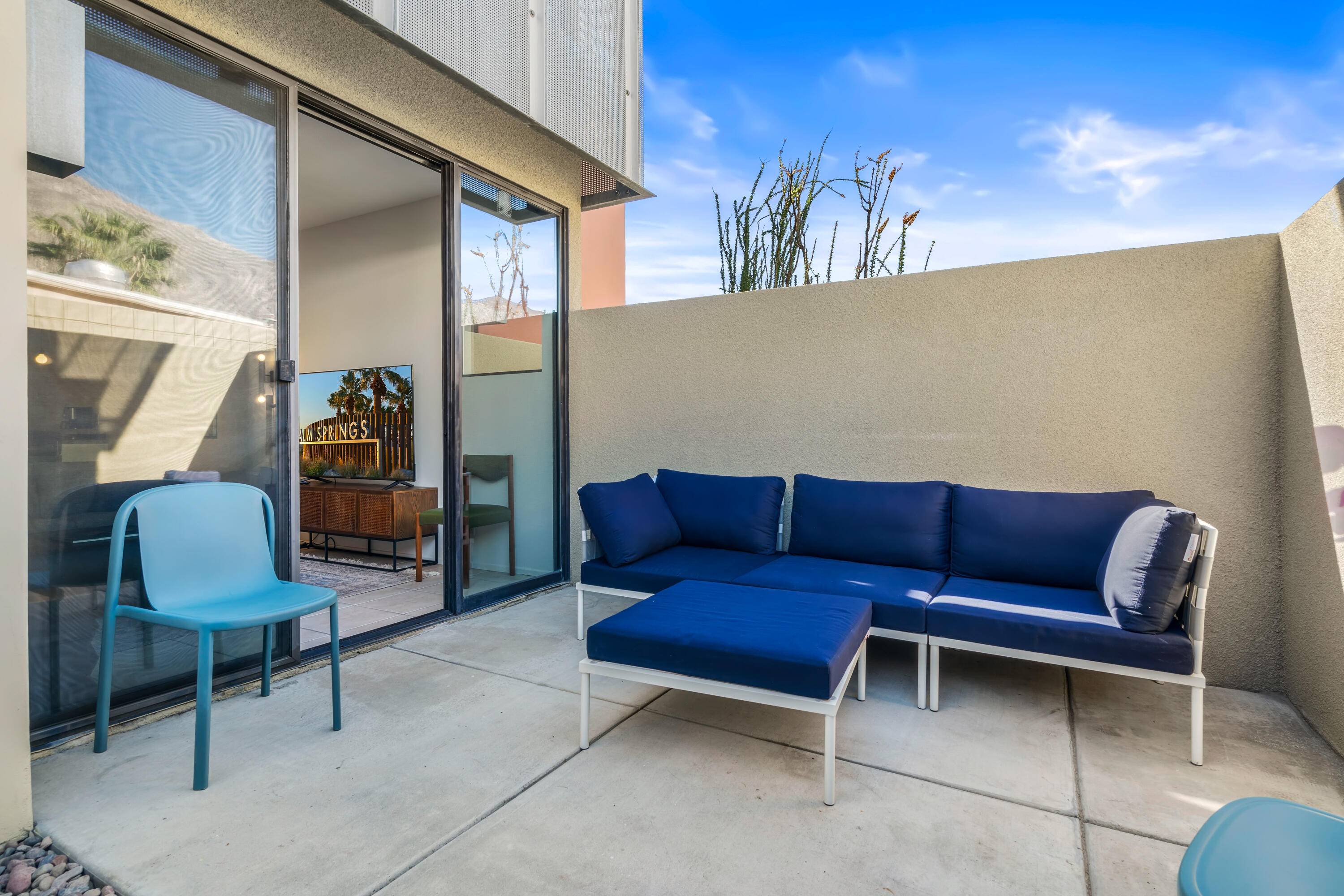 Palm Springs, CA 92262,671 E Arenas RD