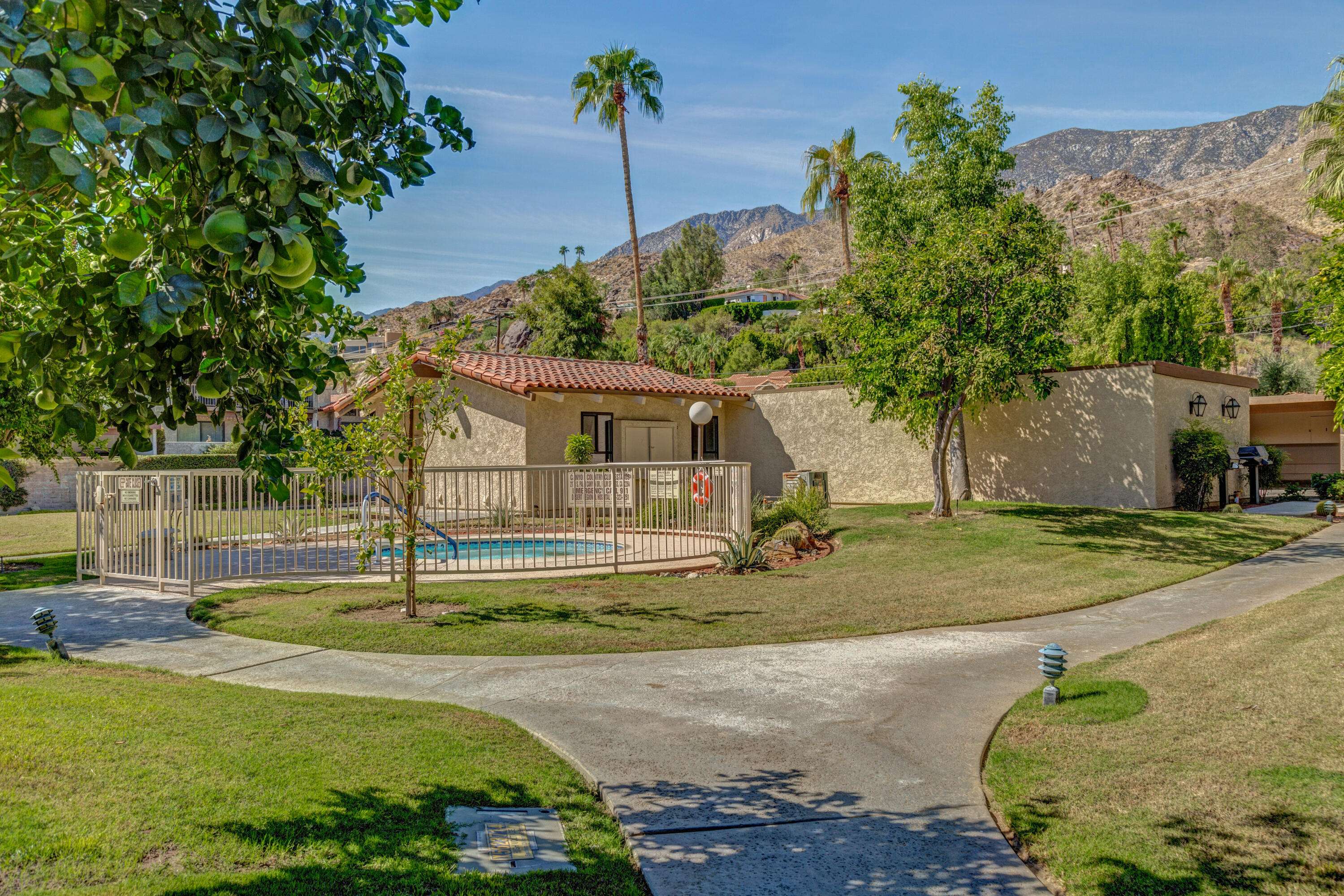 Palm Springs, CA 92264,2160 S Palm Canyon DR #2