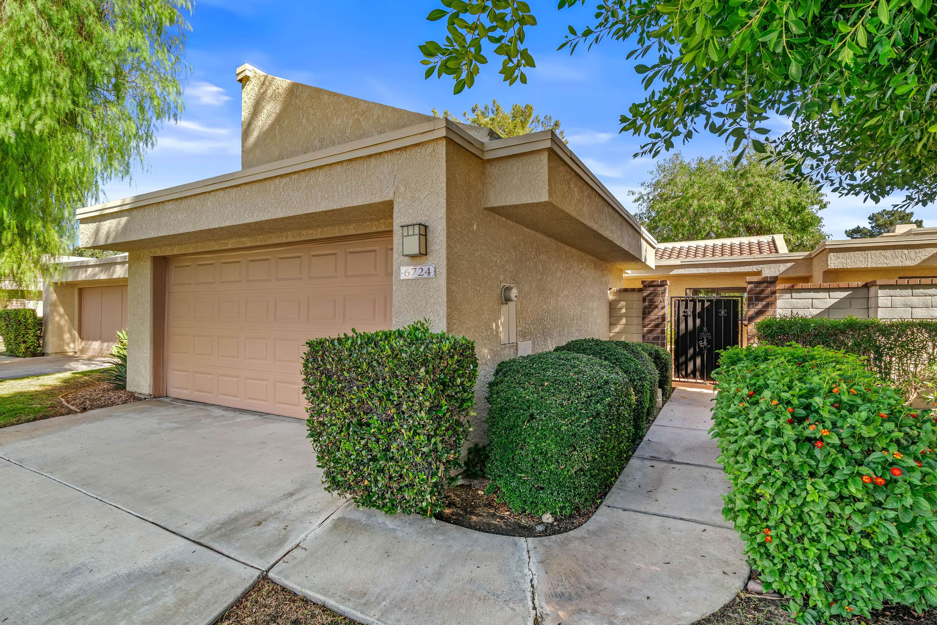 Palm Springs, CA 92264,6724 Greenwood CIR
