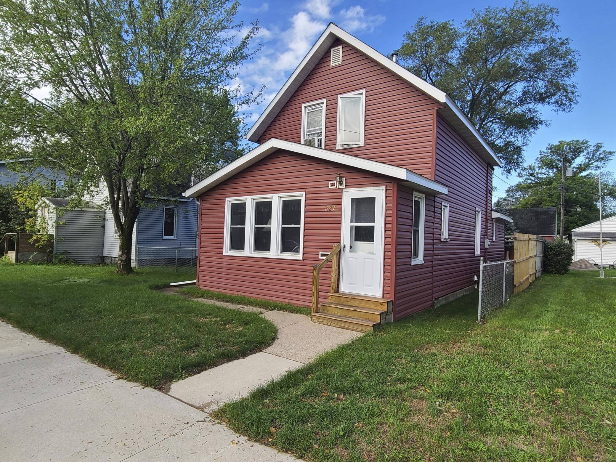 Saint Cloud, MN 56303,327 19th Avenue N