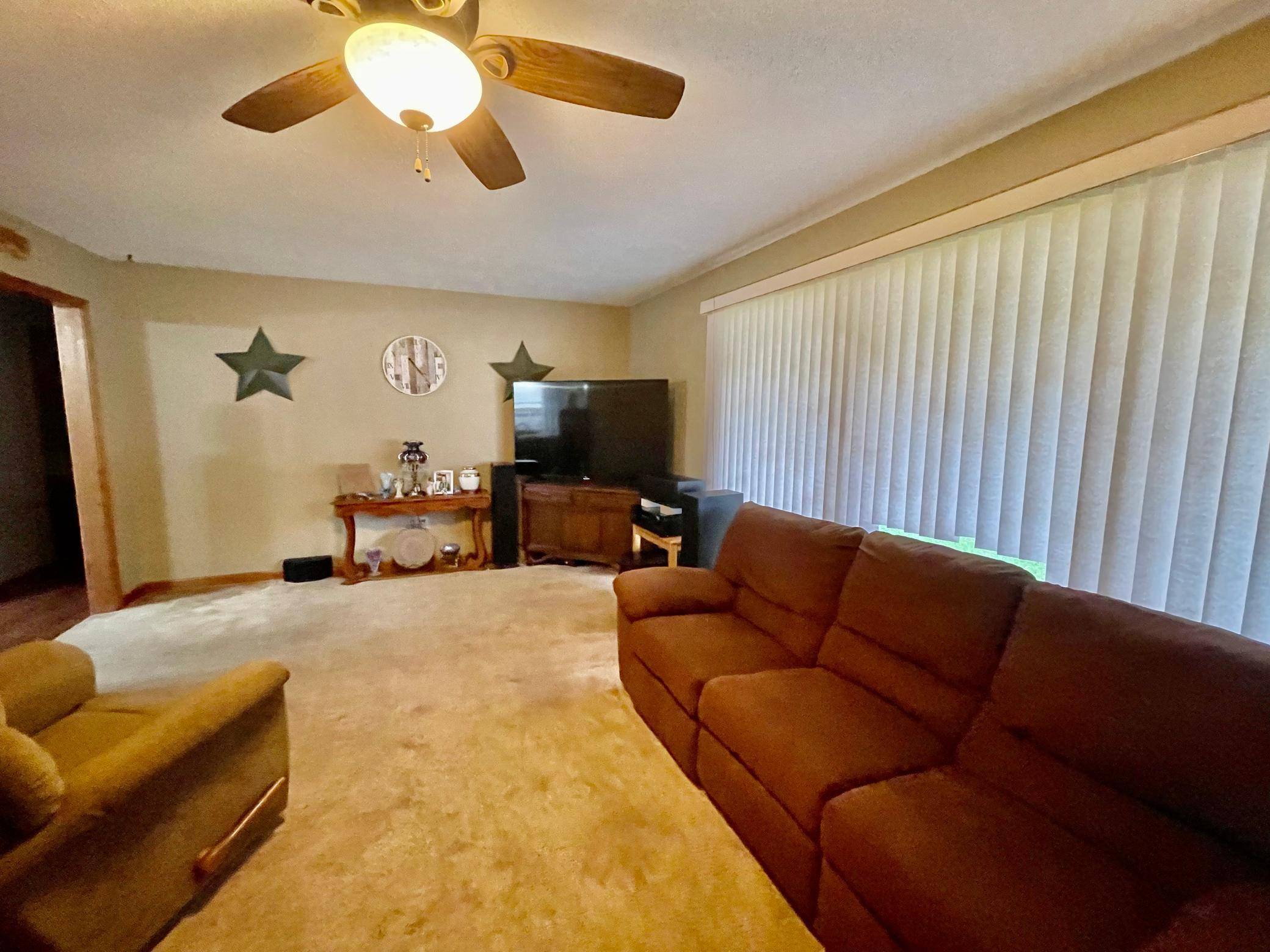 Ellsworth, MN 56129,109 W Butler Avenue
