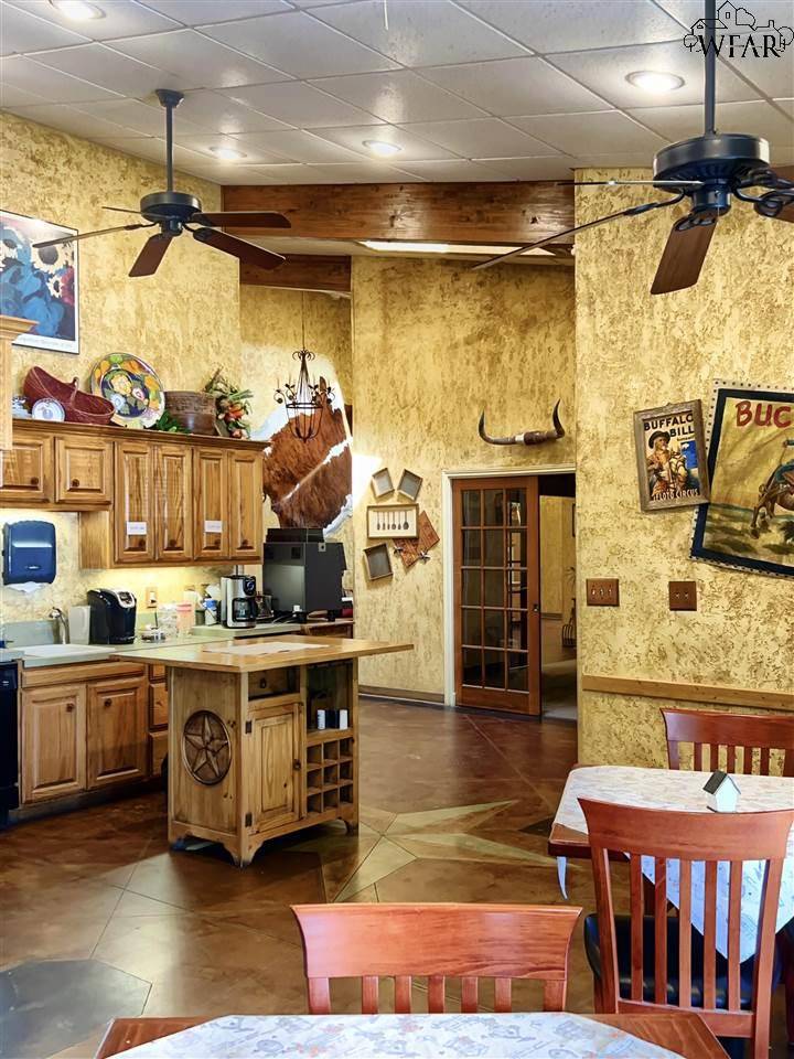Wichita Falls, TX 76301,1106 TRAVIS STREET