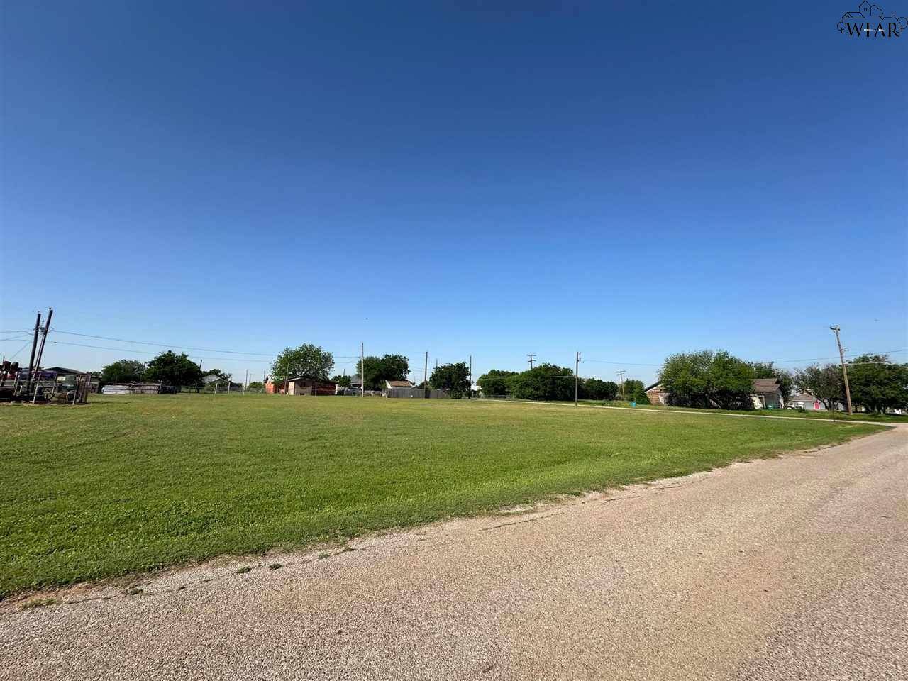 Electra, TX 76360,800 E GARRISON AVENUE