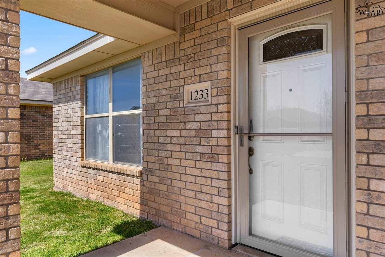 Iowa Park, TX 76367,1233 NEWMAN AVENUE