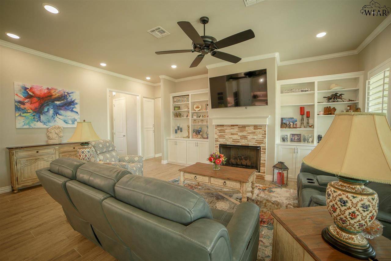 Wichita Falls, TX 76308,4304 SHADY GROVE LANE