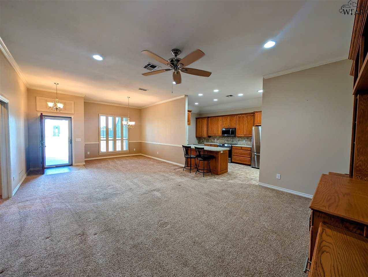 Burkburnett, TX 76354,821 COULTER DRIVE