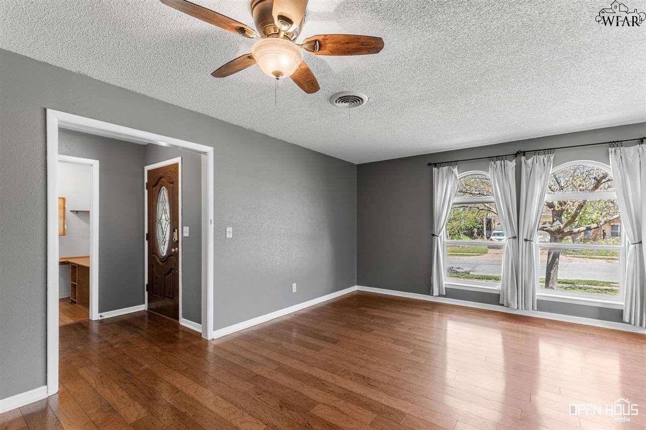 Wichita Falls, TX 76309,2404 PICADILLY LANE