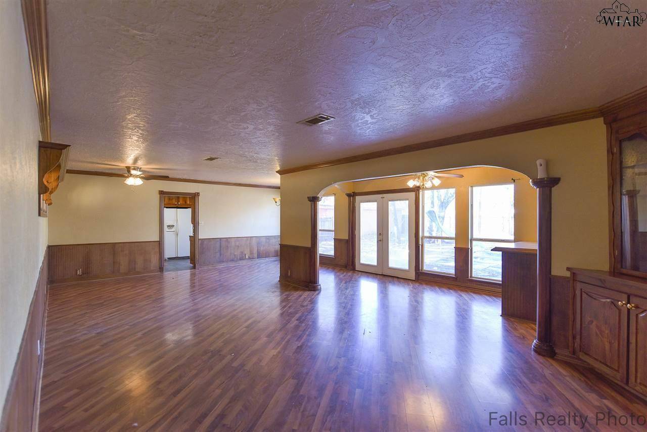 Wichita Falls, TX 76308,4304 WYNNWOOD DRIVE