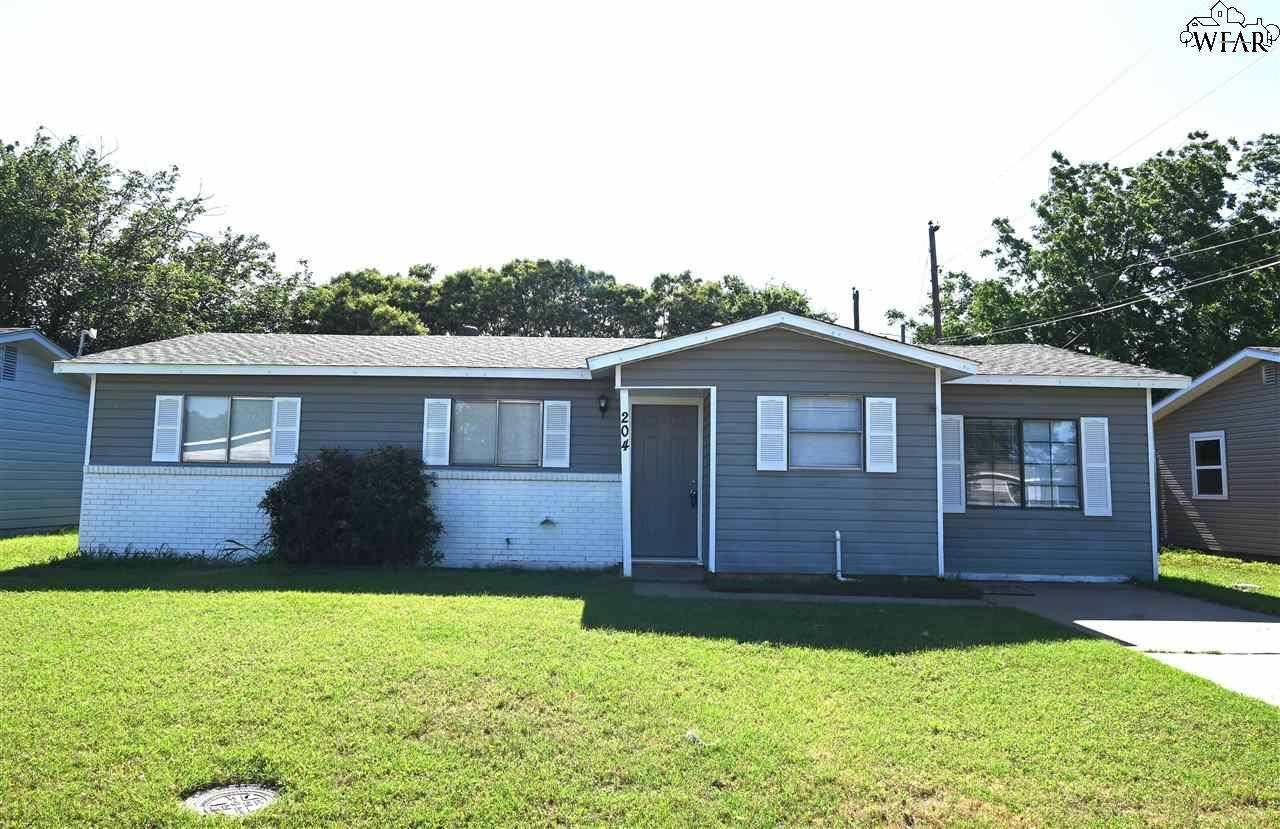 Iowa Park, TX 76367,204 W GARDEN DRIVE