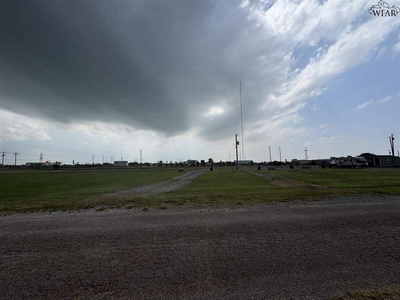 Electra, TX 76360,944 S WAGGONER STREET