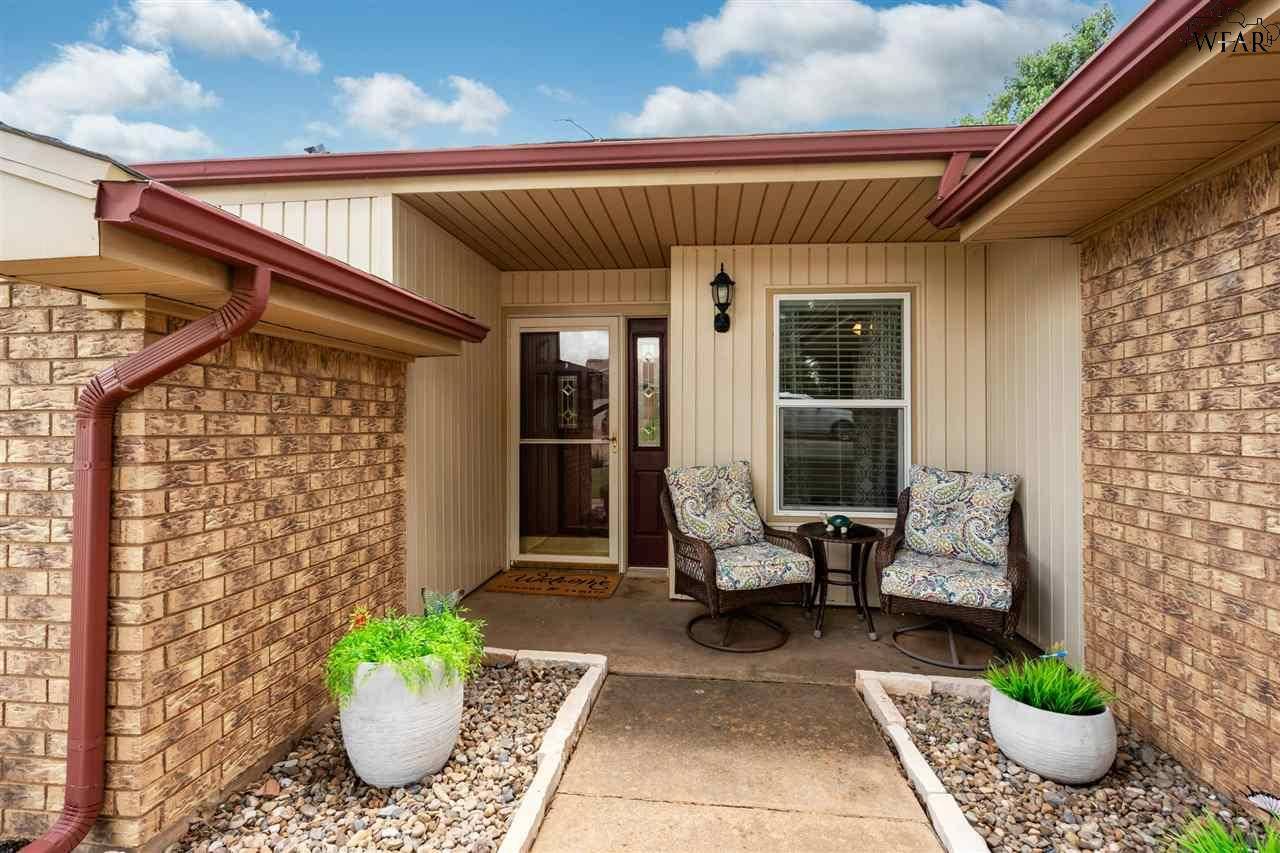 Iowa Park, TX 76367,2 SURREY CIRCLE