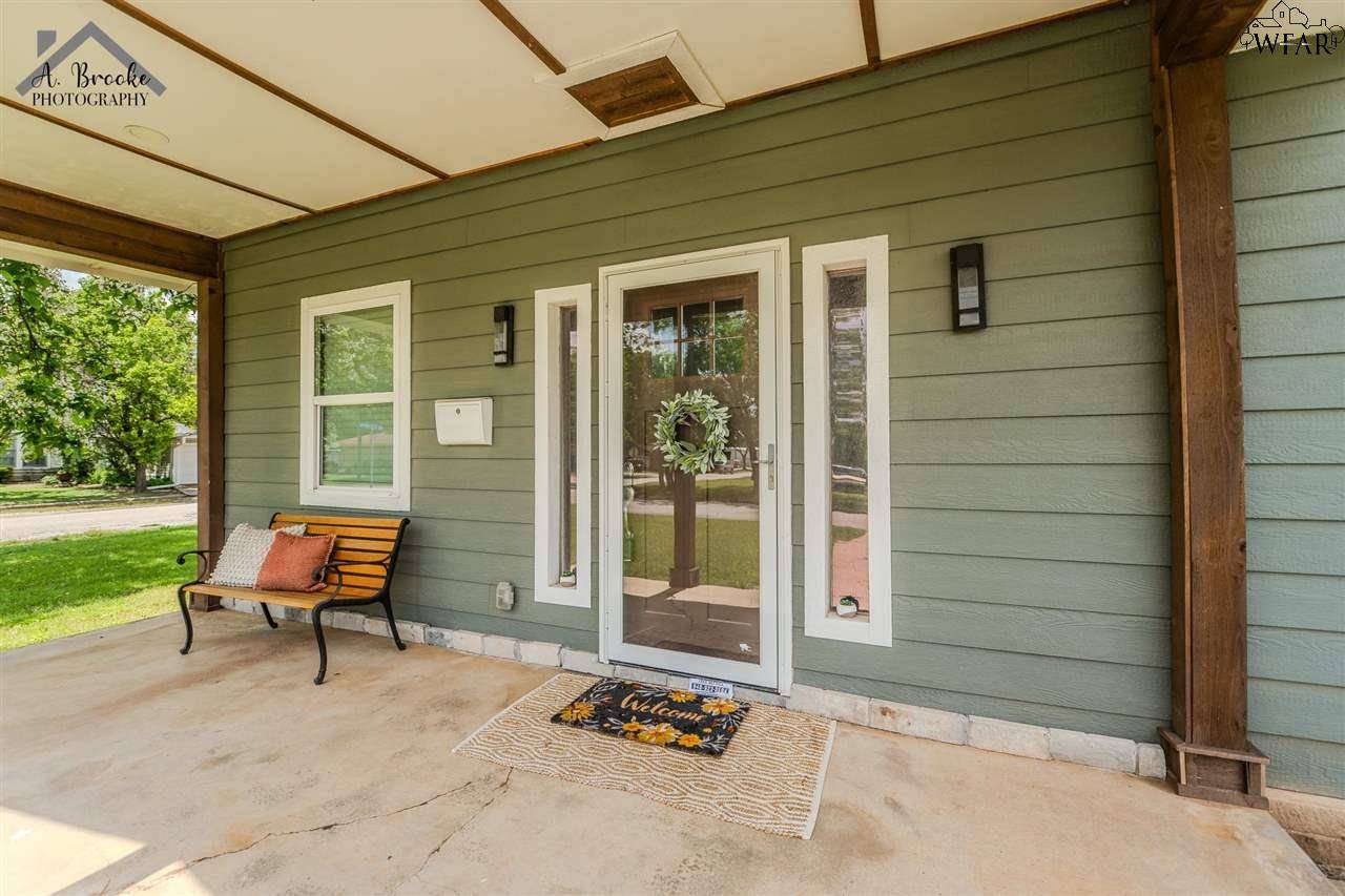 Henrietta, TX 76365,304 E SPRING STREET