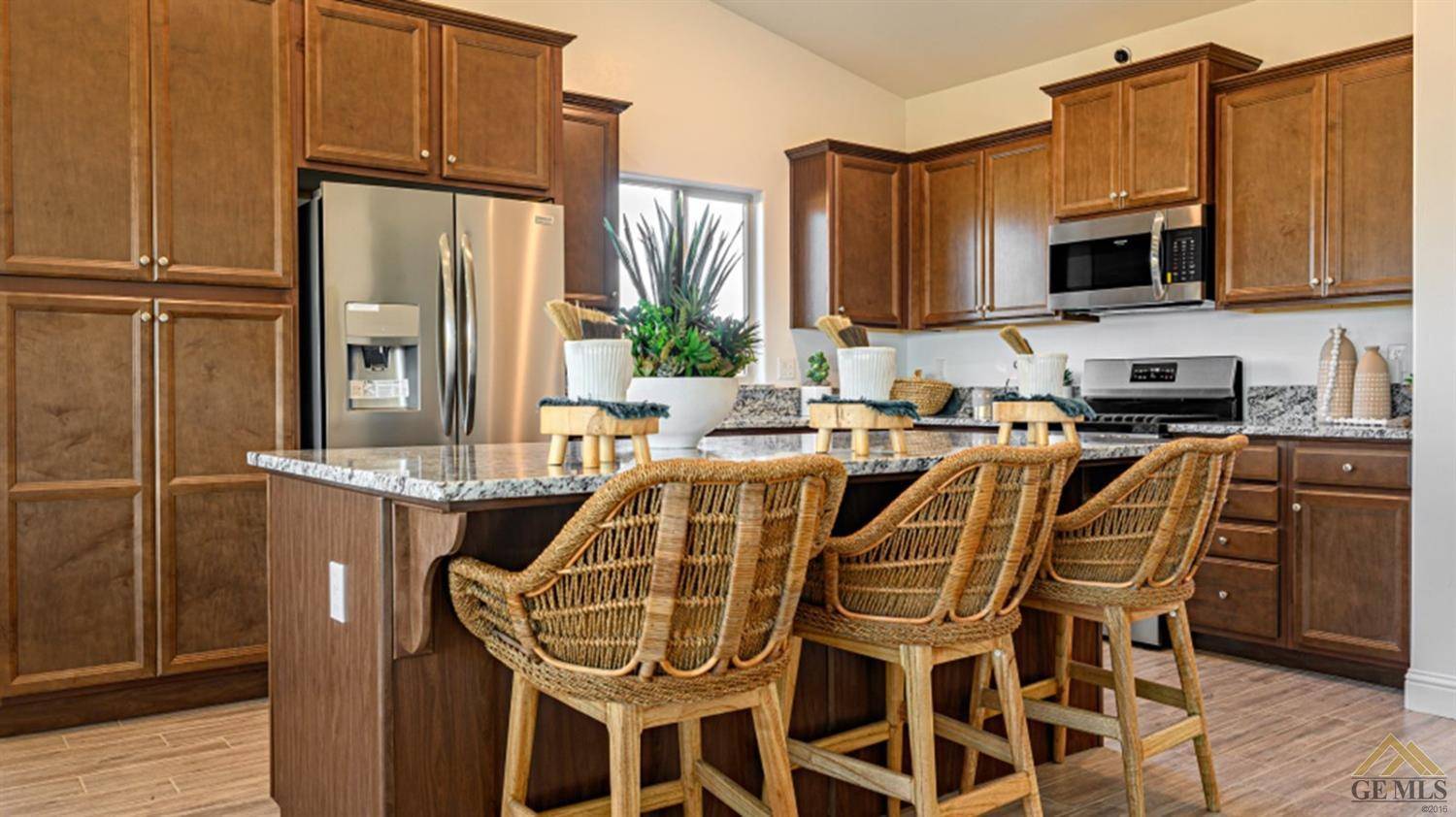 Shafter, CA 93263,9329 Woodland Creek Drive