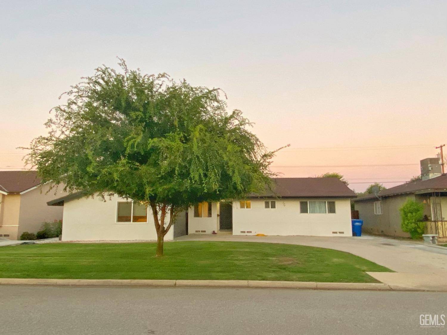 Shafter, CA 93263,242 Pine Street