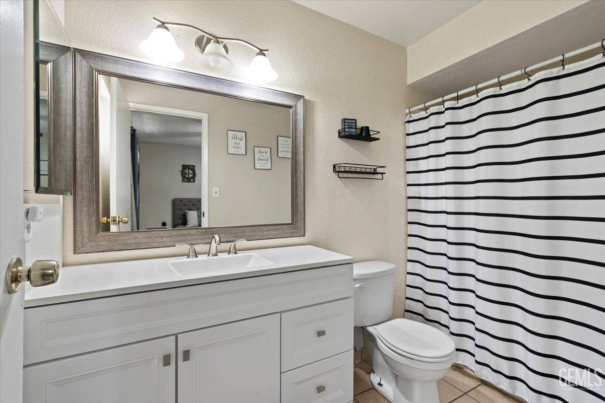 Shafter, CA 93263,232 Frances Avenue