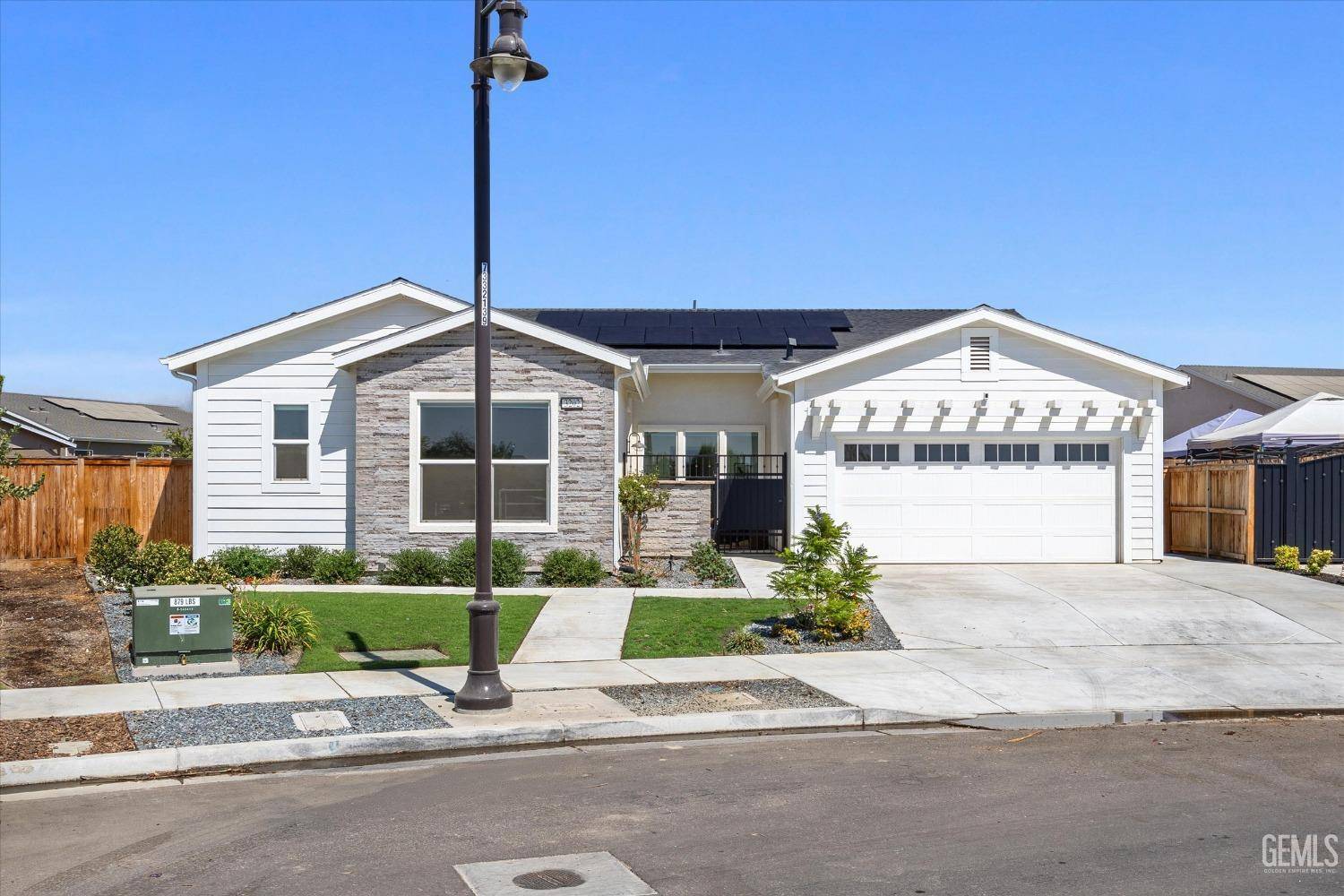 Shafter, CA 93263,3202 Spruce Park Way