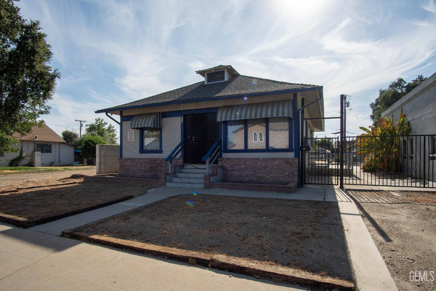 Visalia, CA 93277,433 S Bridge Street