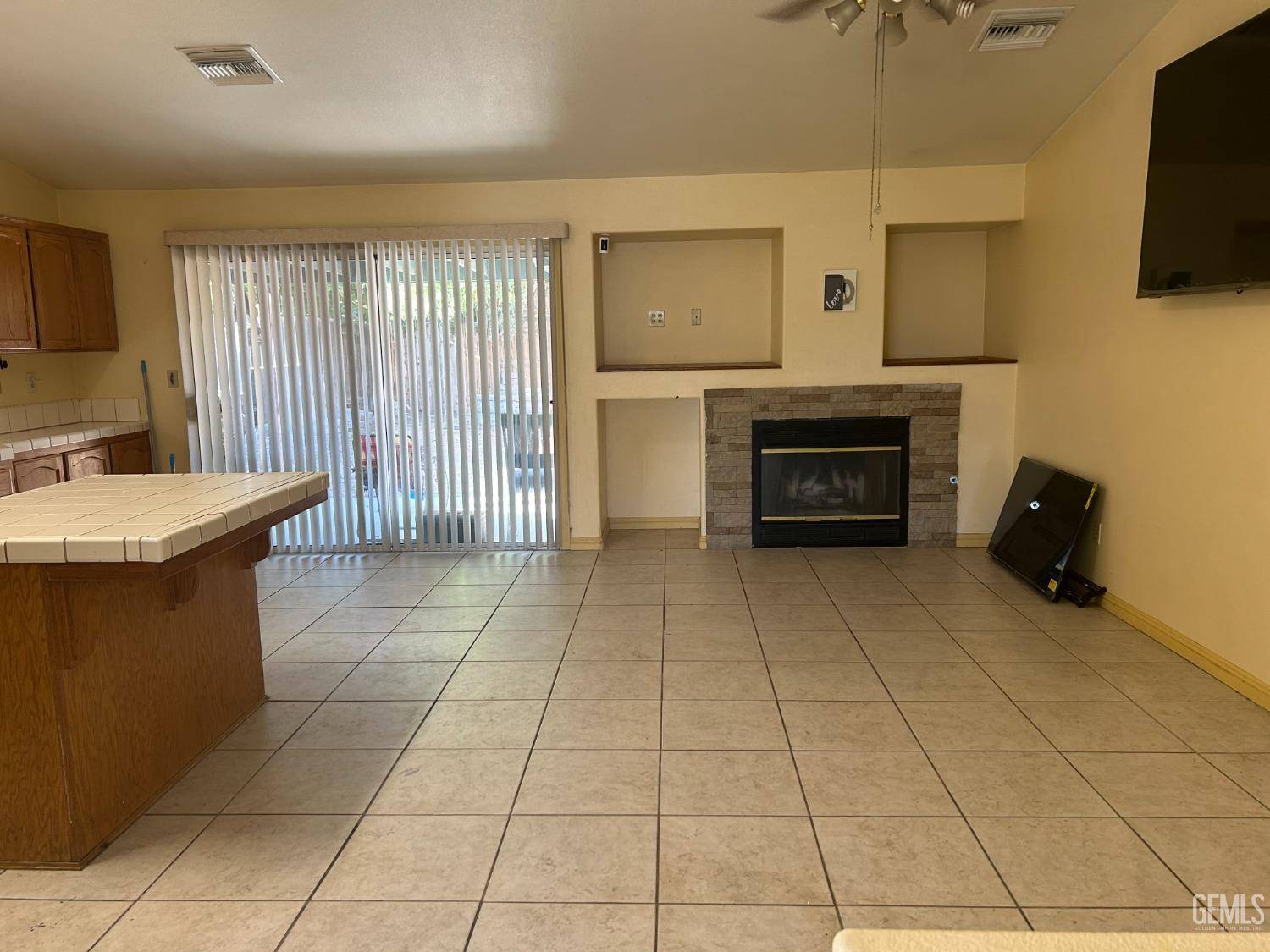 Bakersfield, CA 93313,6318 Cupertino Court