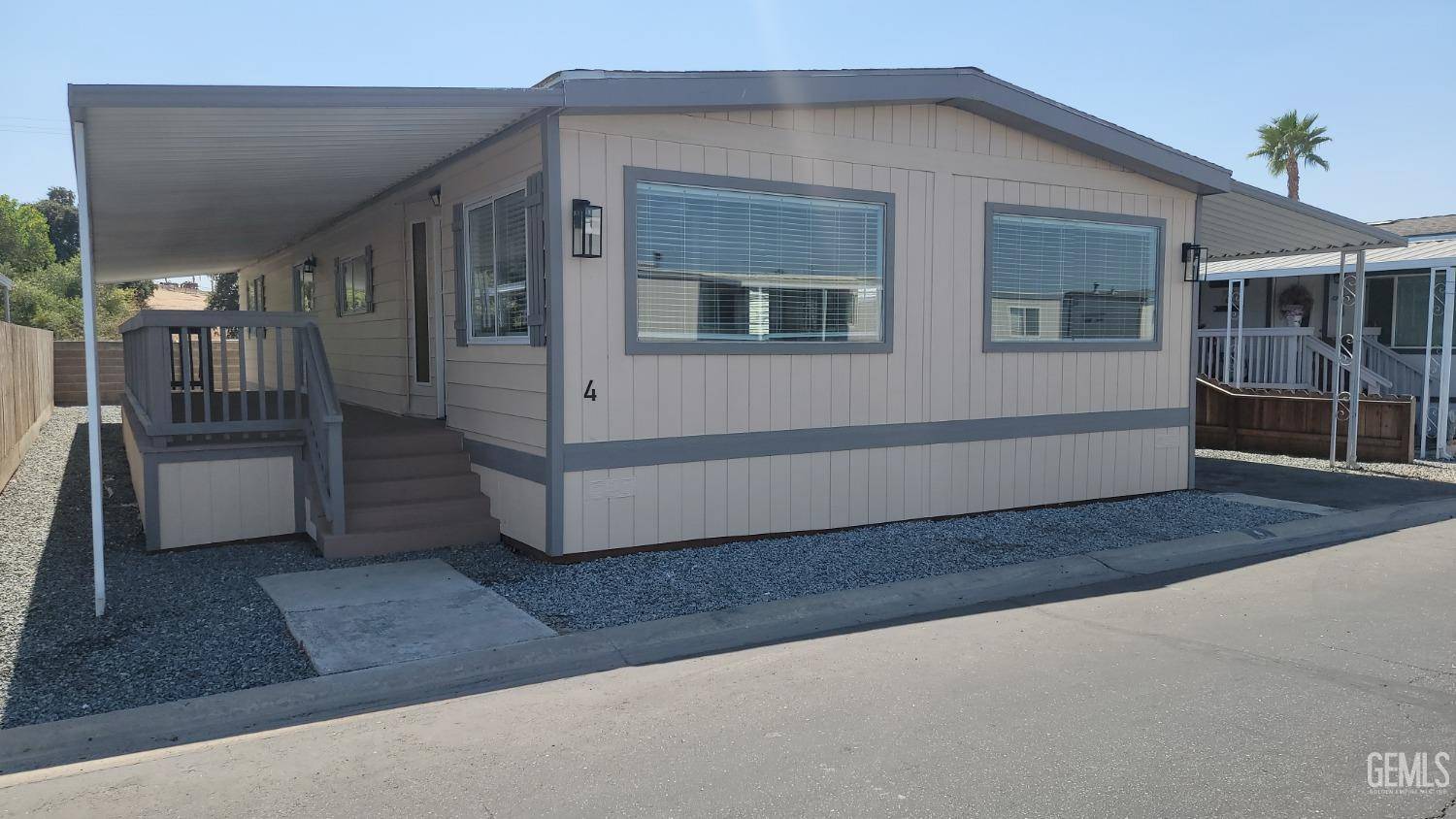 Porterville, CA 93257,720 E Worth Avenue #4