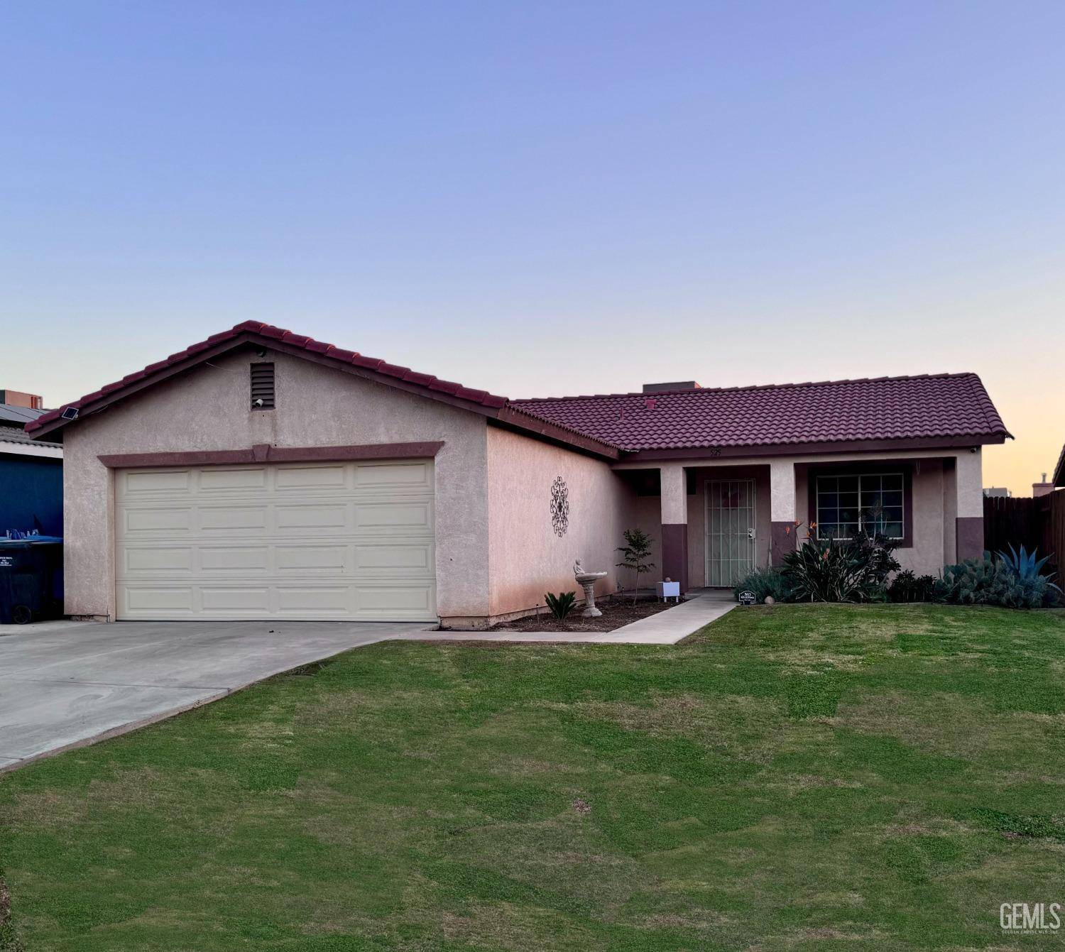 Bakersfield, CA 93308,525 Sunset Meadow Lane