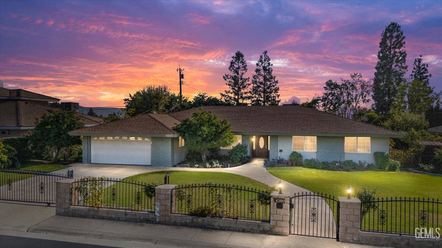 Bakersfield, CA 93306,4289 Country Club Drive