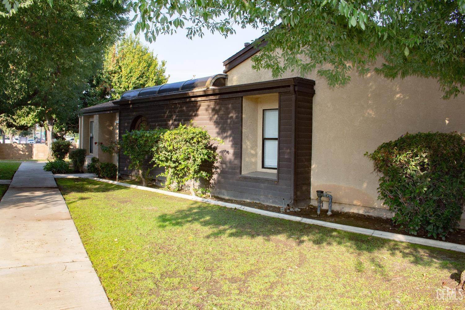 Bakersfield, CA 93309,5500 Lennox Avenue #17