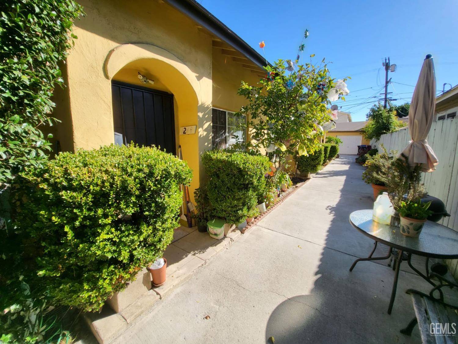 Los Angeles, CA 90019,1240 Muirfield Road
