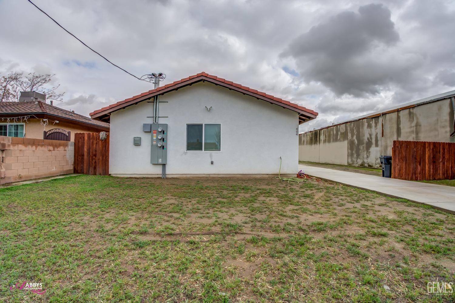 Bakersfield, CA 93308,404 Covey Avenue