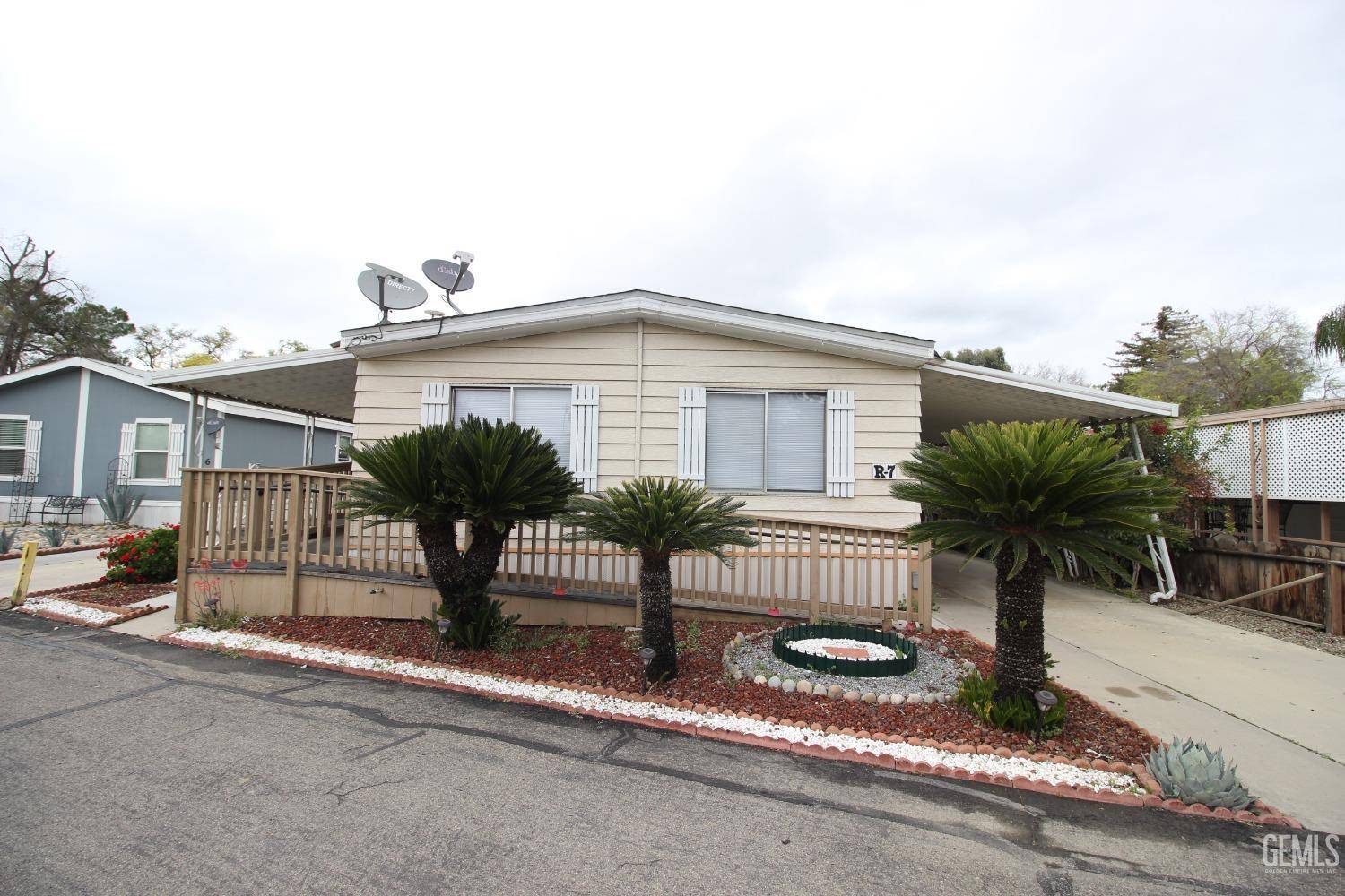Visalia, CA 93277,2400 W Midvalley Avenue #R7