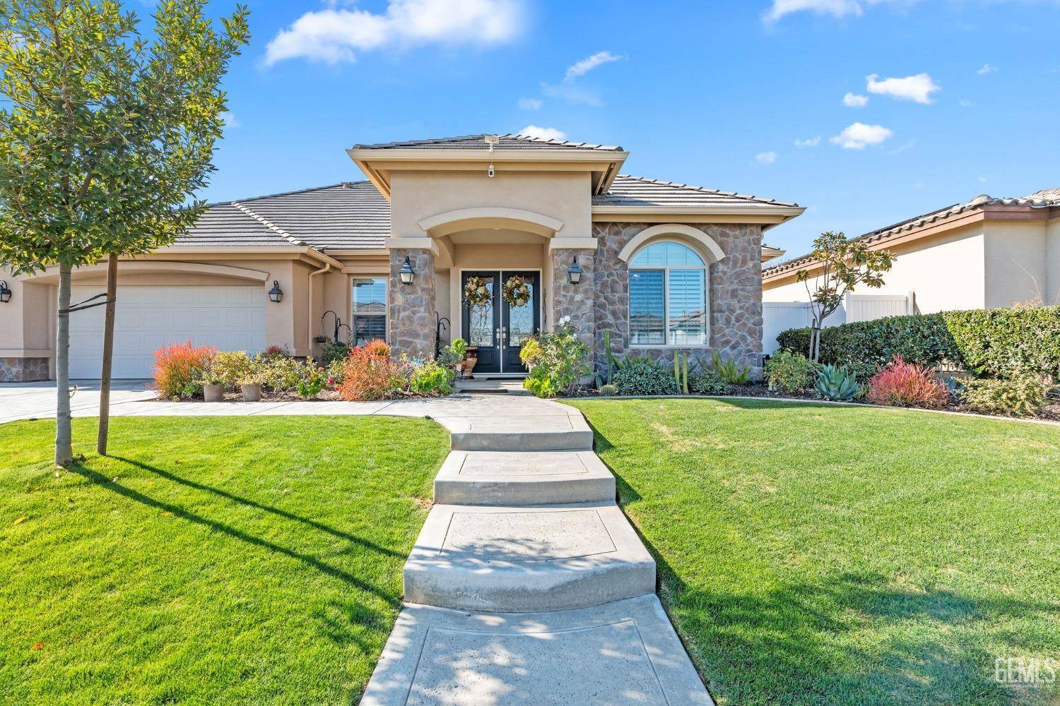 Bakersfield, CA 93311,2811 Barrowby Street
