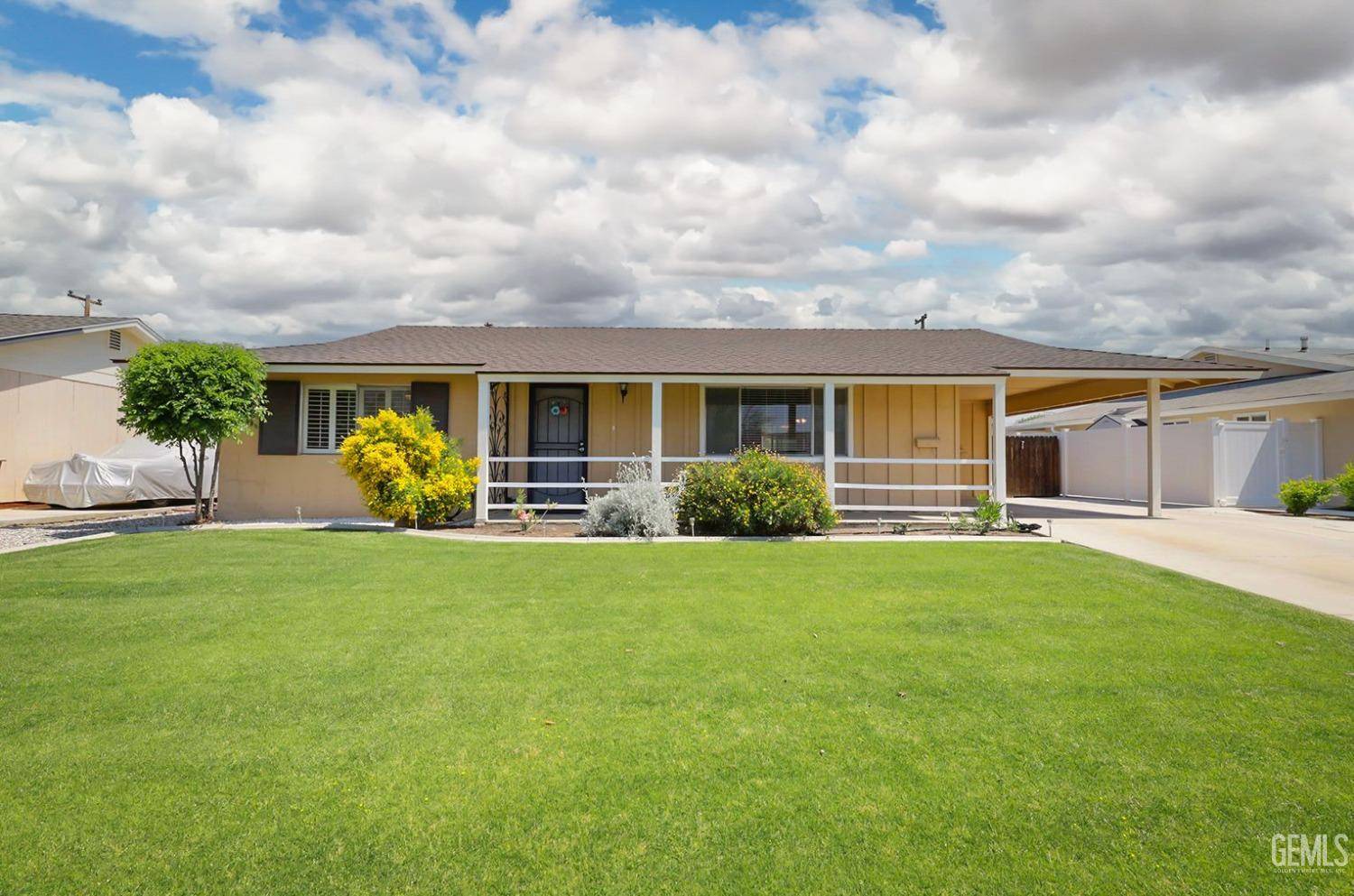 Bakersfield, CA 93309,408 Pebble Beach Drive