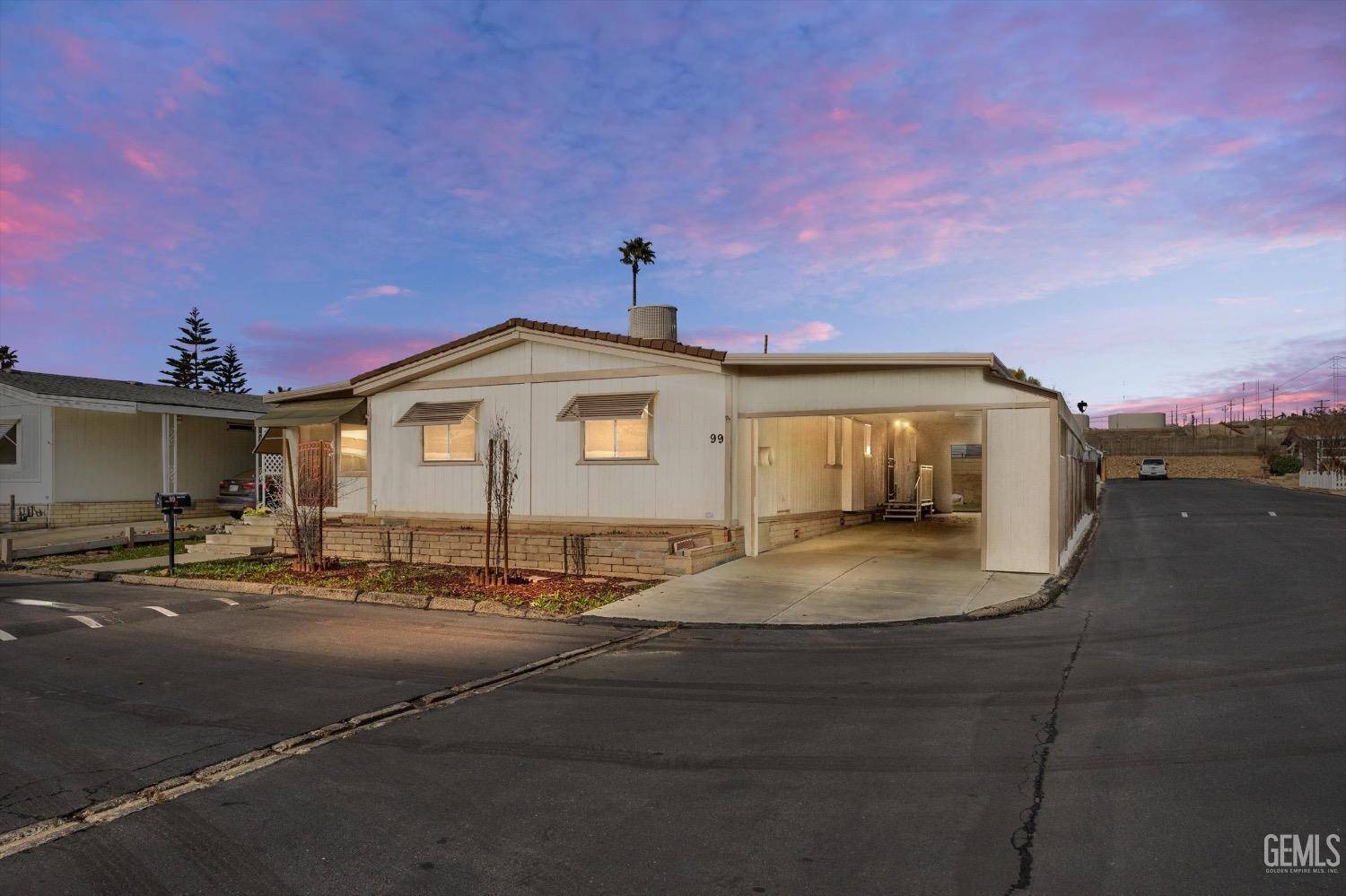 Bakersfield, CA 93308,99 Serve Lane