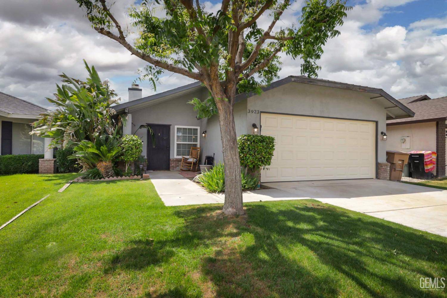 Bakersfield, CA 93311,3923 Park View Drive