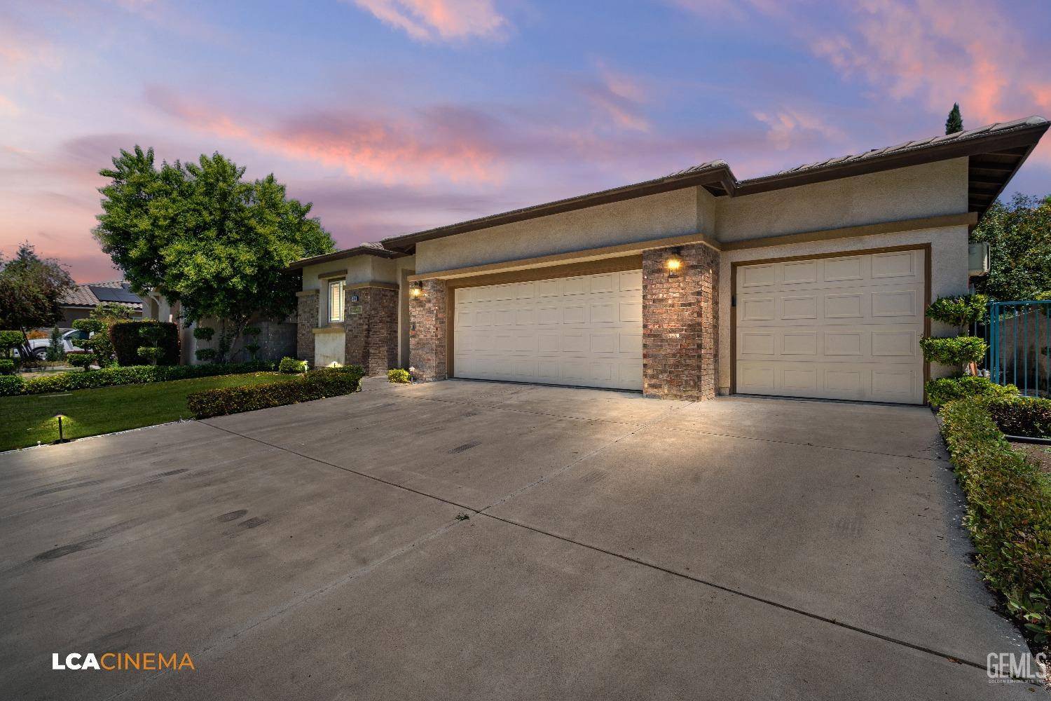 Bakersfield, CA 93312,5208 Boulder Creek Place