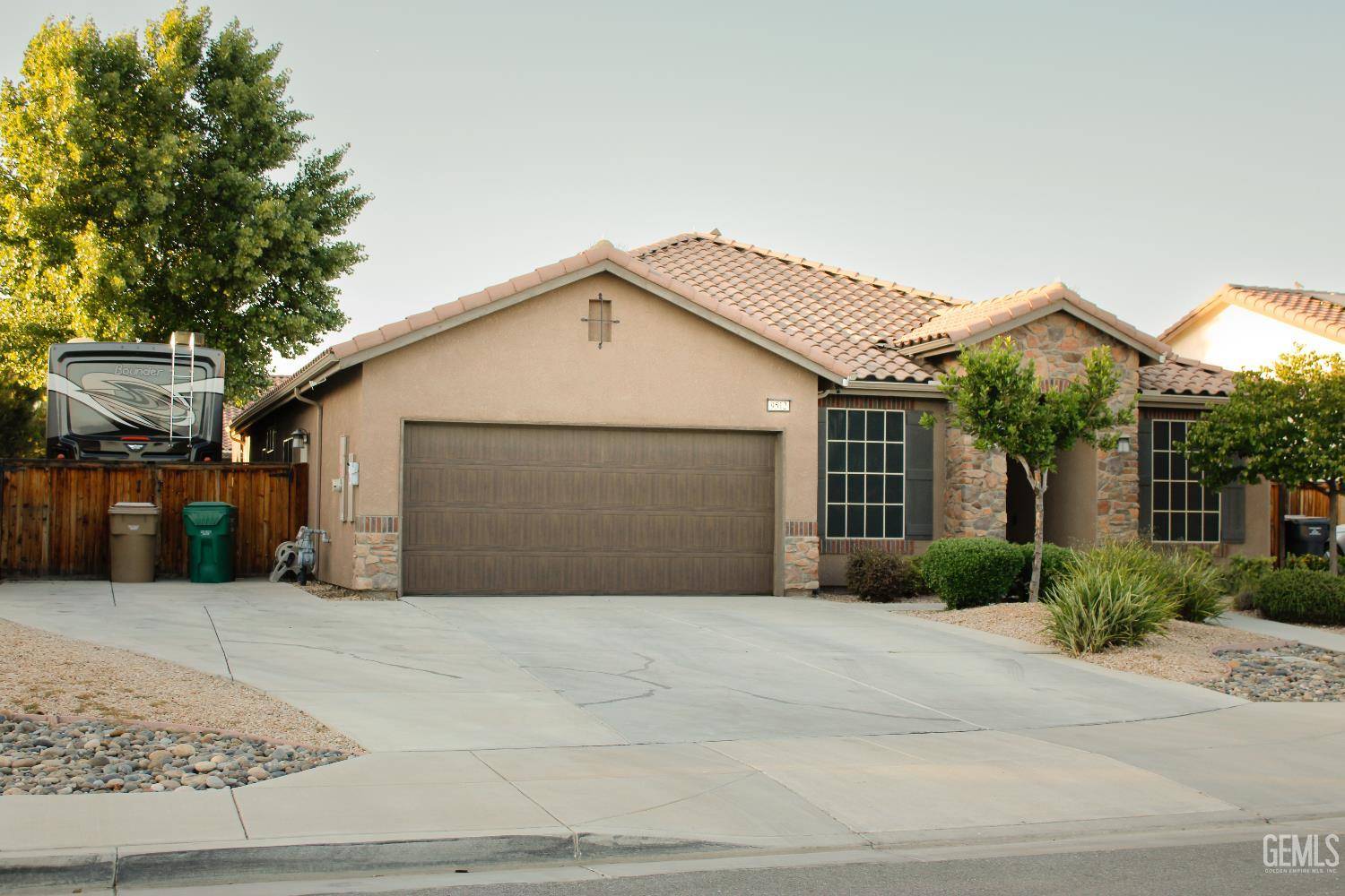 Shafter, CA 93263,9512 Four Pines Drive