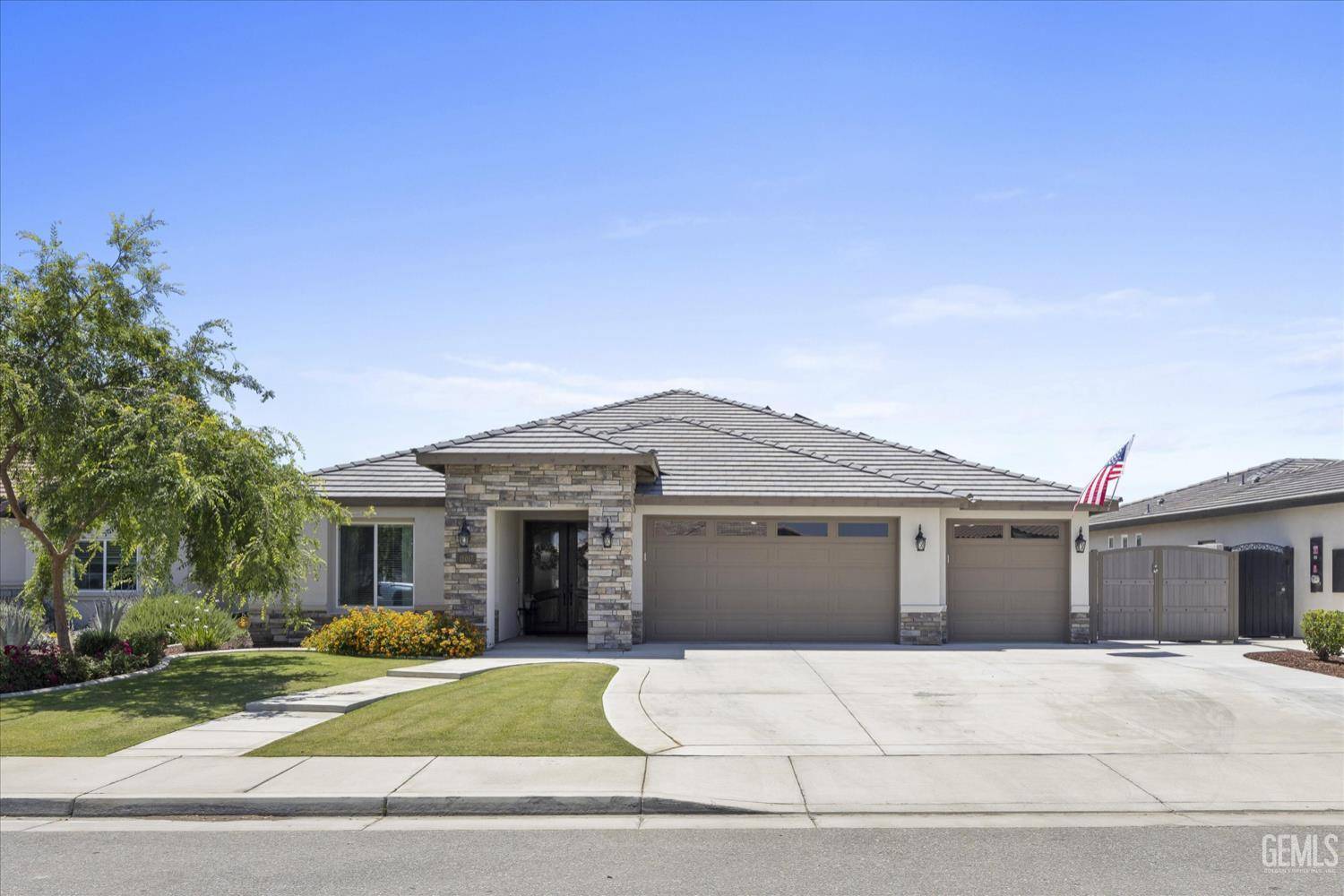 Bakersfield, CA 93314,15017 Mistletoe Avenue