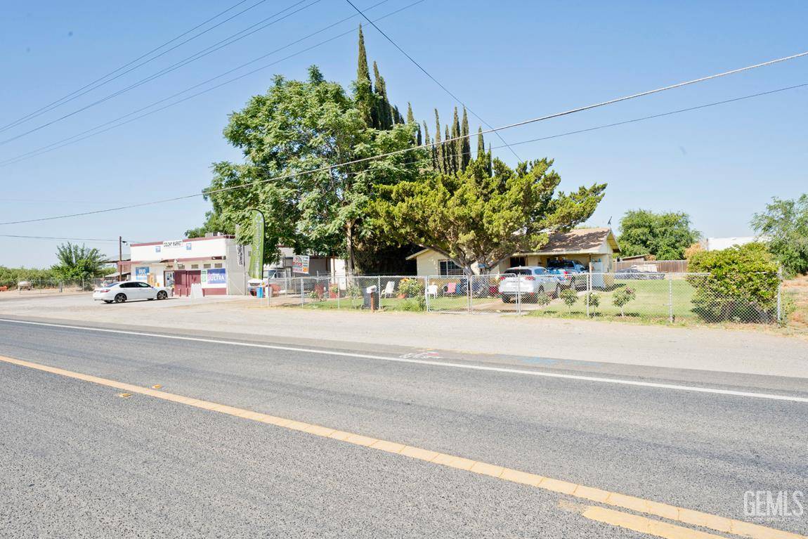 Shafter, CA 93263,18695 Beech Avenue
